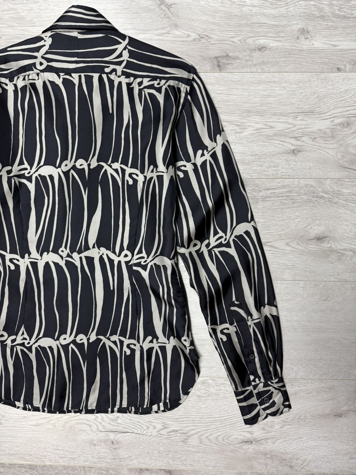 Gucci Gucci by Tom Ford Vintage Silk Button-Up Long Sleeve Shirt Size US M / EU 48-50 / 2 - 14 Thumbnail