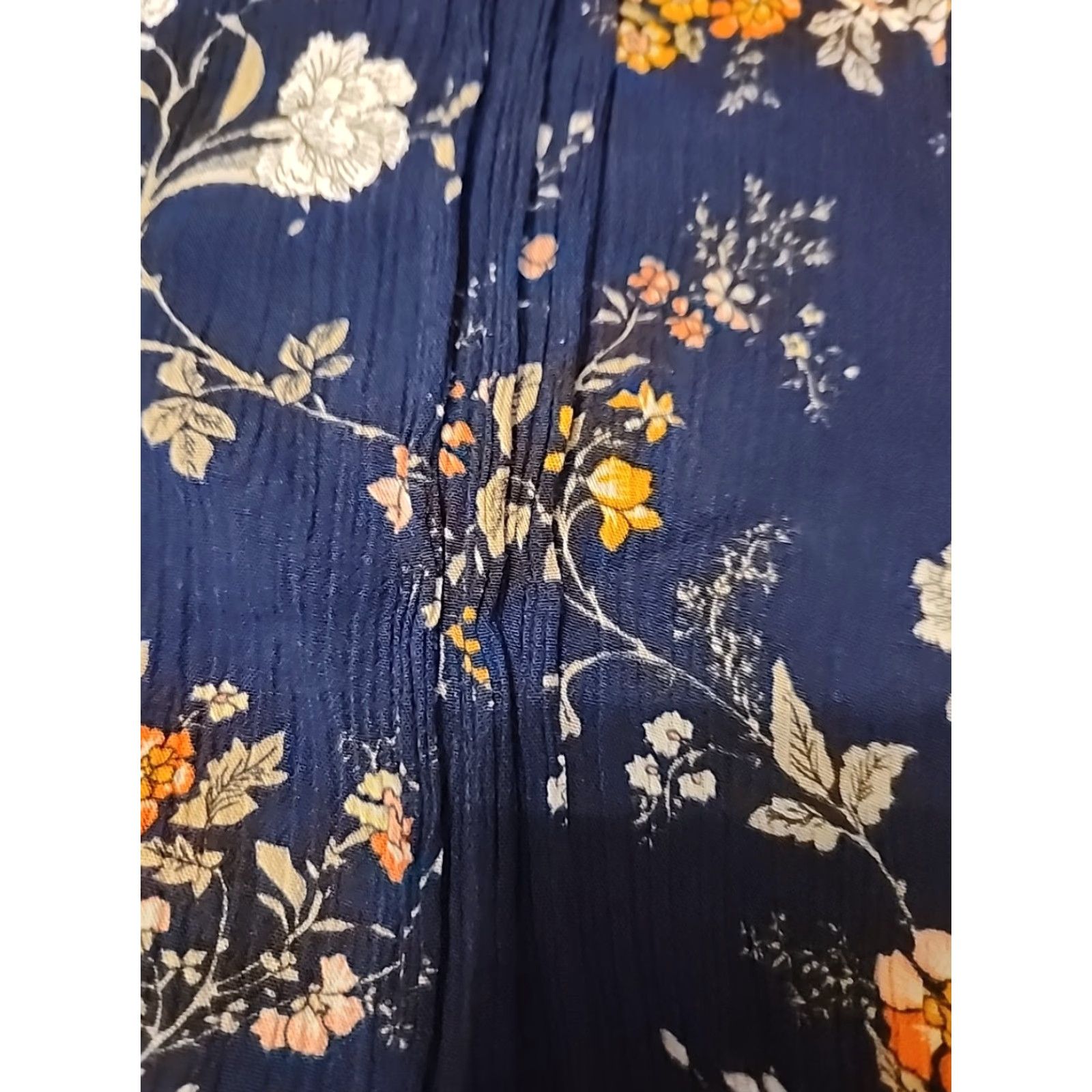 Vintage Fun 2 Fun Navy Blue Floral Blouse 3X V-Neck Long Sleeve Pleated Rayon Boho Hippie Bohemian Women Shirt Blouse Size XXL / US 16-18 / IT 52-54 - 3 Thumbnail
