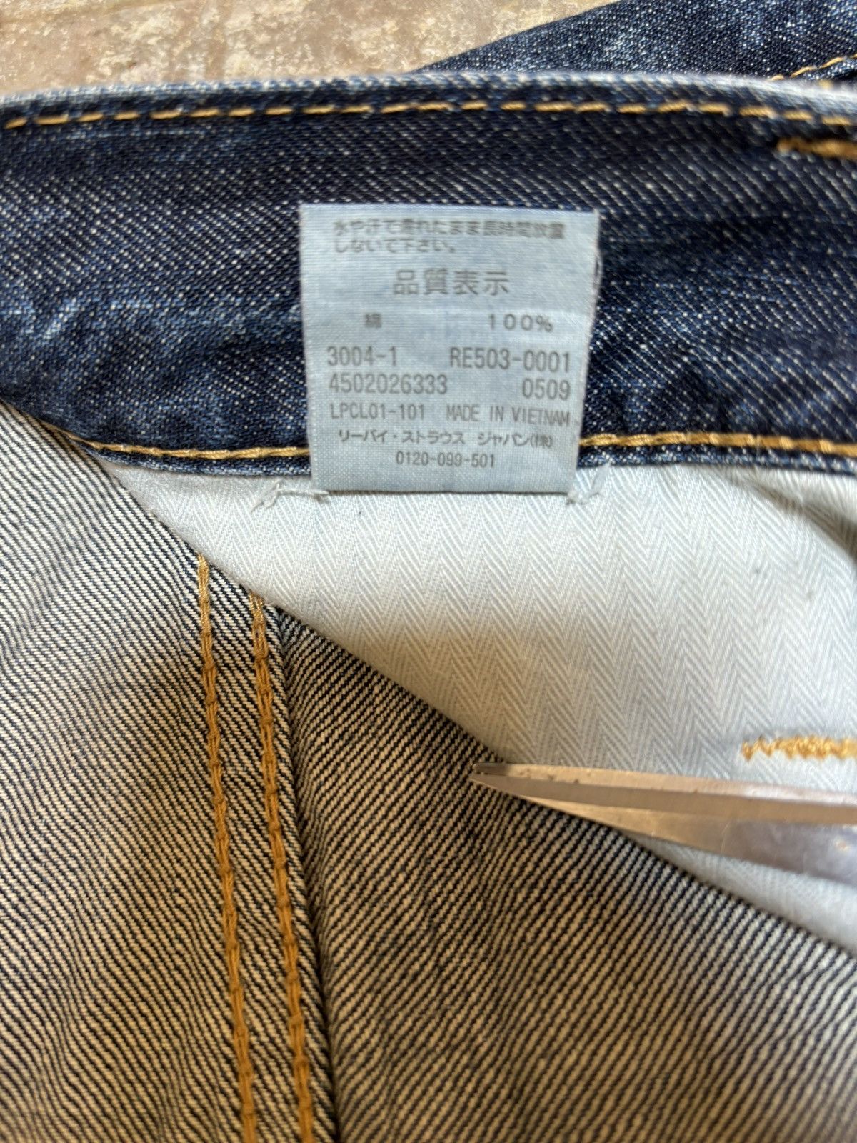 Levi's Vintage 90s Levis American Classic Blue Wash Ripped Jeans Size US 30 / EU 46 - 20 Thumbnail