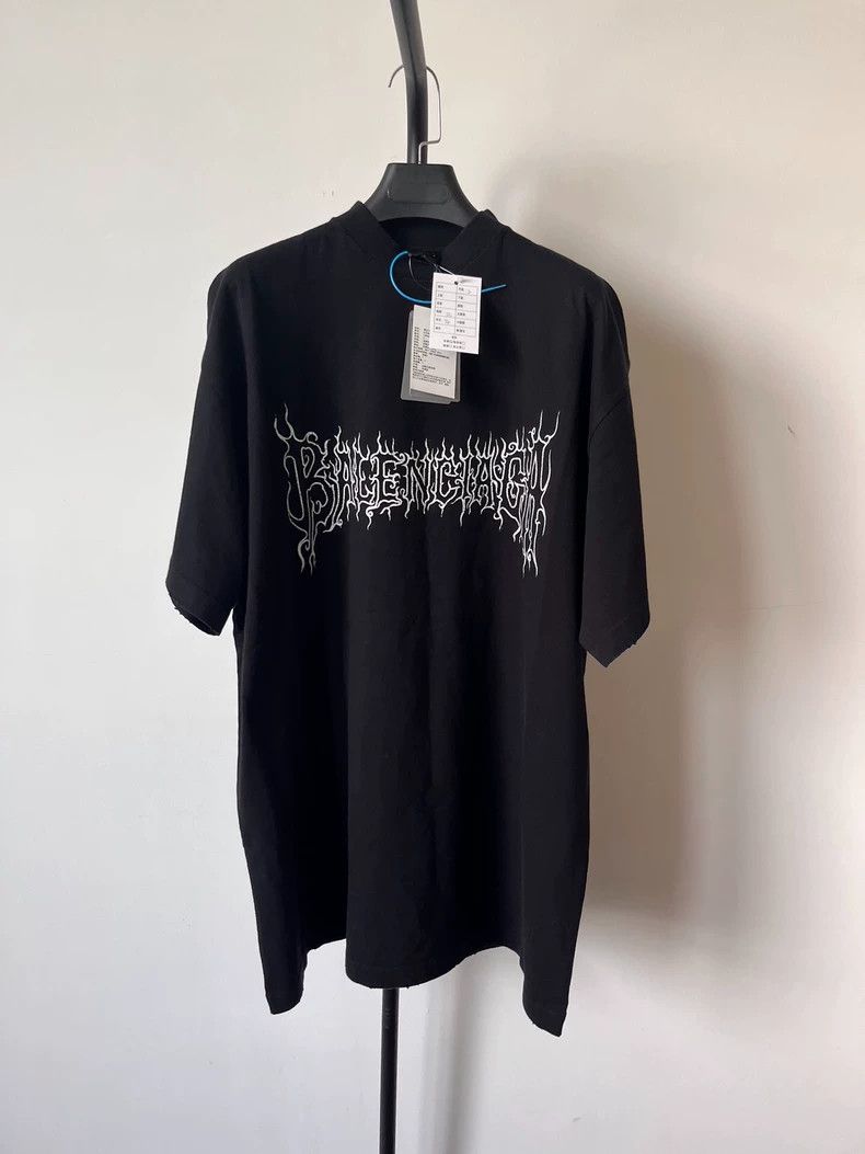 Balenciaga Balenciaga Monogrammed crewneck pullover short sleeve T-sh Size US S / EU 44-46 / 1 - 1 Thumbnail