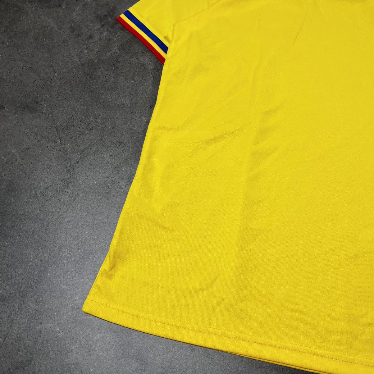 Adidas Vintage 90s Adidas Romania Retro Striped Blokecore Jersey Size US L / EU 52-54 / 3 - 13 Thumbnail