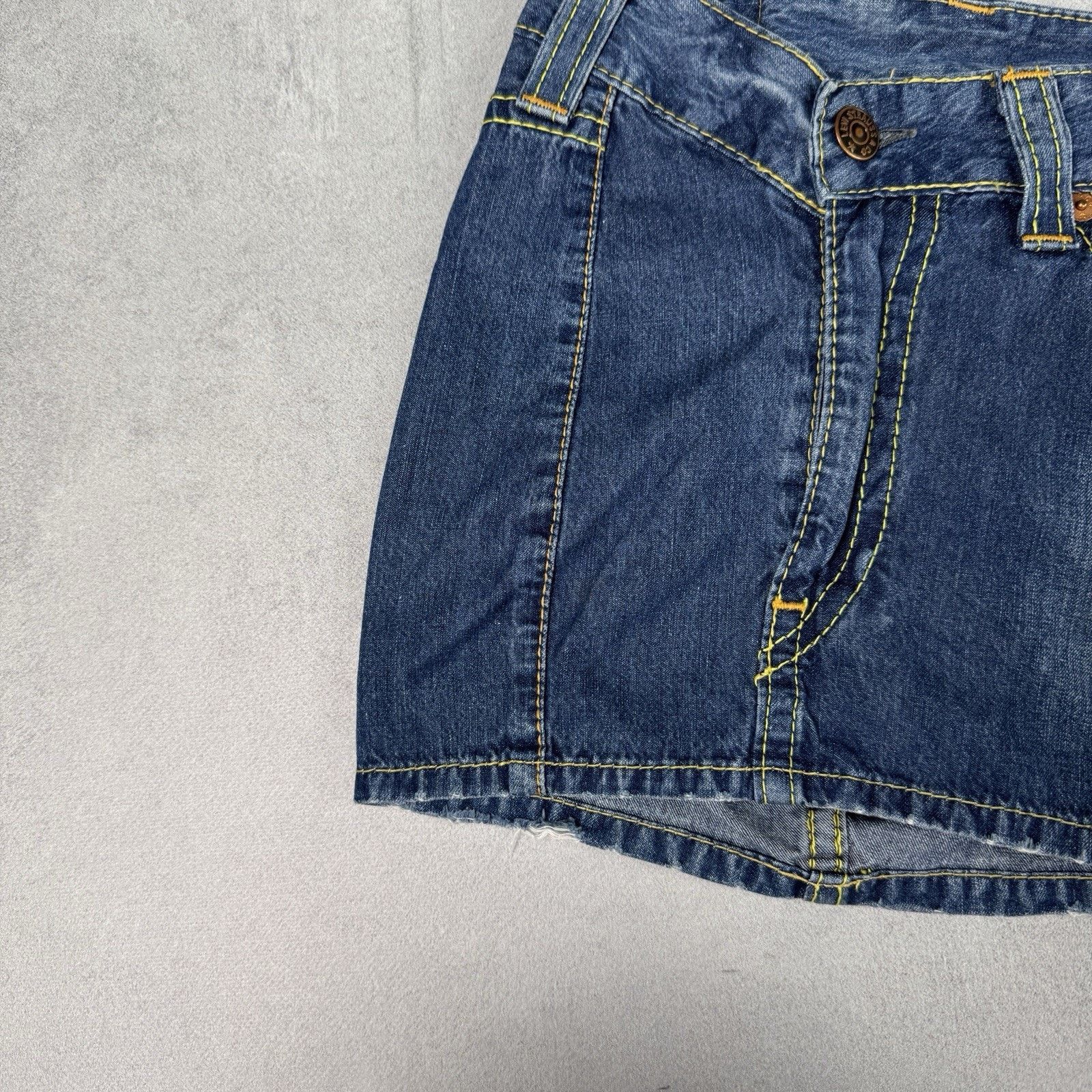 Levi's Vintage Levis Mini Skirt Size Sx Blue Denim Short Size 28" / US 6 / IT 42 - 5 Thumbnail