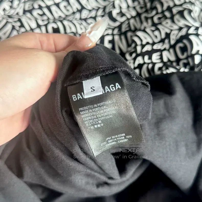 Balenciaga Balenciaga Black and white letter barrage full of long sle Size US S / EU 44-46 / 1 - 4 Thumbnail