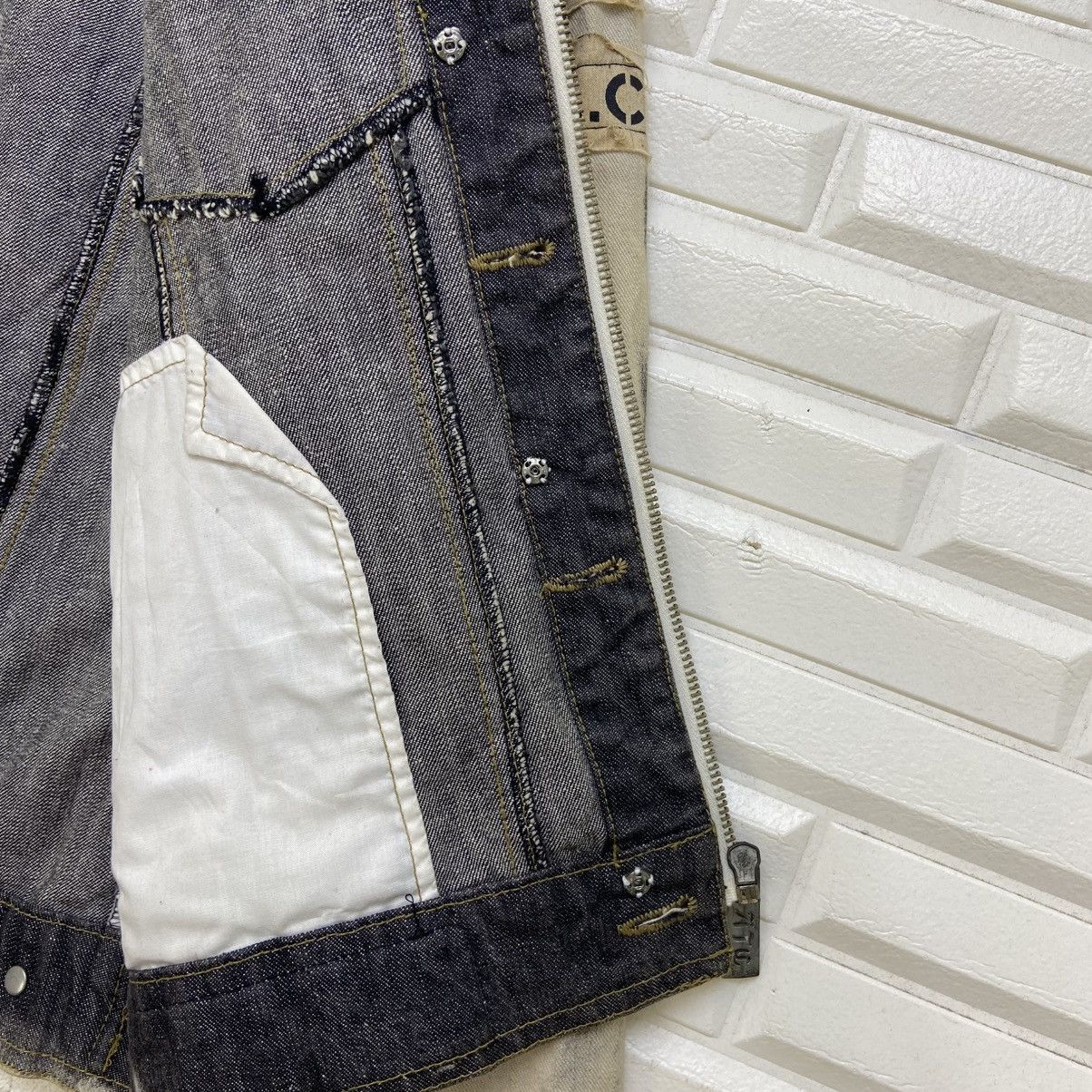 In The Attic Skull Prisoners Punk Street Fashion Distressed Denim Trucker Size US S / EU 44-46 / 1 - 20 Thumbnail