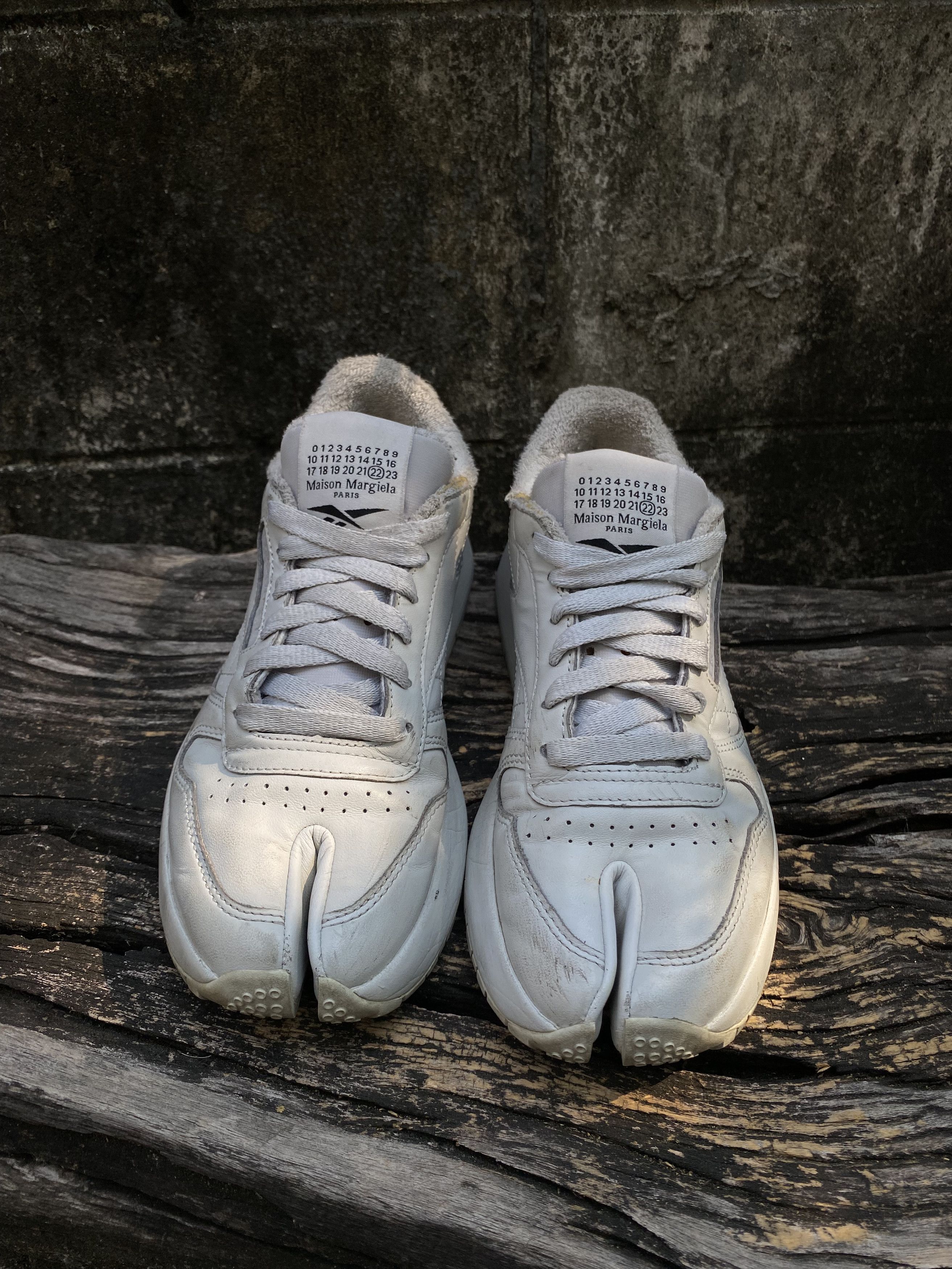 Maison Margiela × Reebok Maison Margiela Reebok Classic Leather Tabi EU36 Size US 6 / IT 36 - 1 Thumbnail