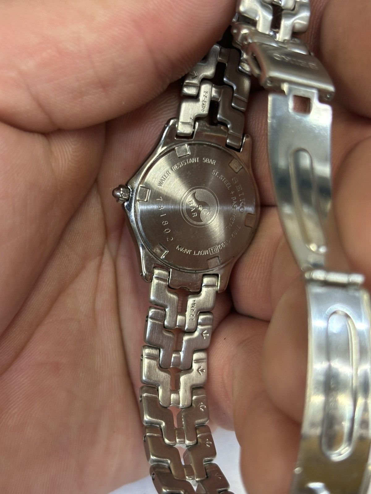Seiko Seiko 7N82-0599 5 Bar Silver Tone Womens Watch! New battery! Size ONE SIZE - 6 Thumbnail