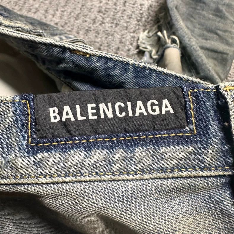 Balenciaga Balenciaga size M A hole to make old denim trousers Size US 27 - 5 Thumbnail