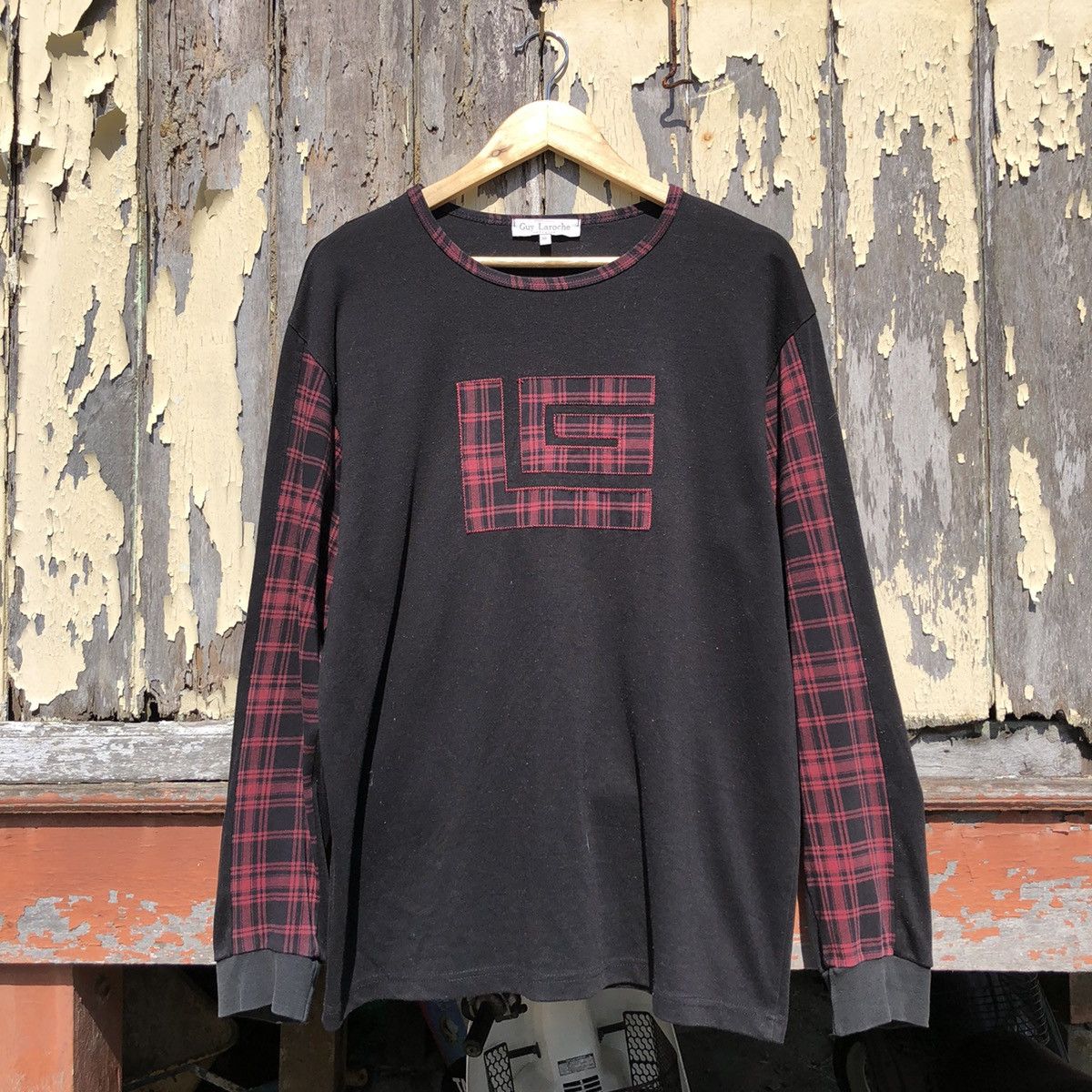 Vintage Vintage Guy Laroche Homewear Long Sleeve Tshirt Size US XL / EU 56 / 4 - 1 Thumbnail
