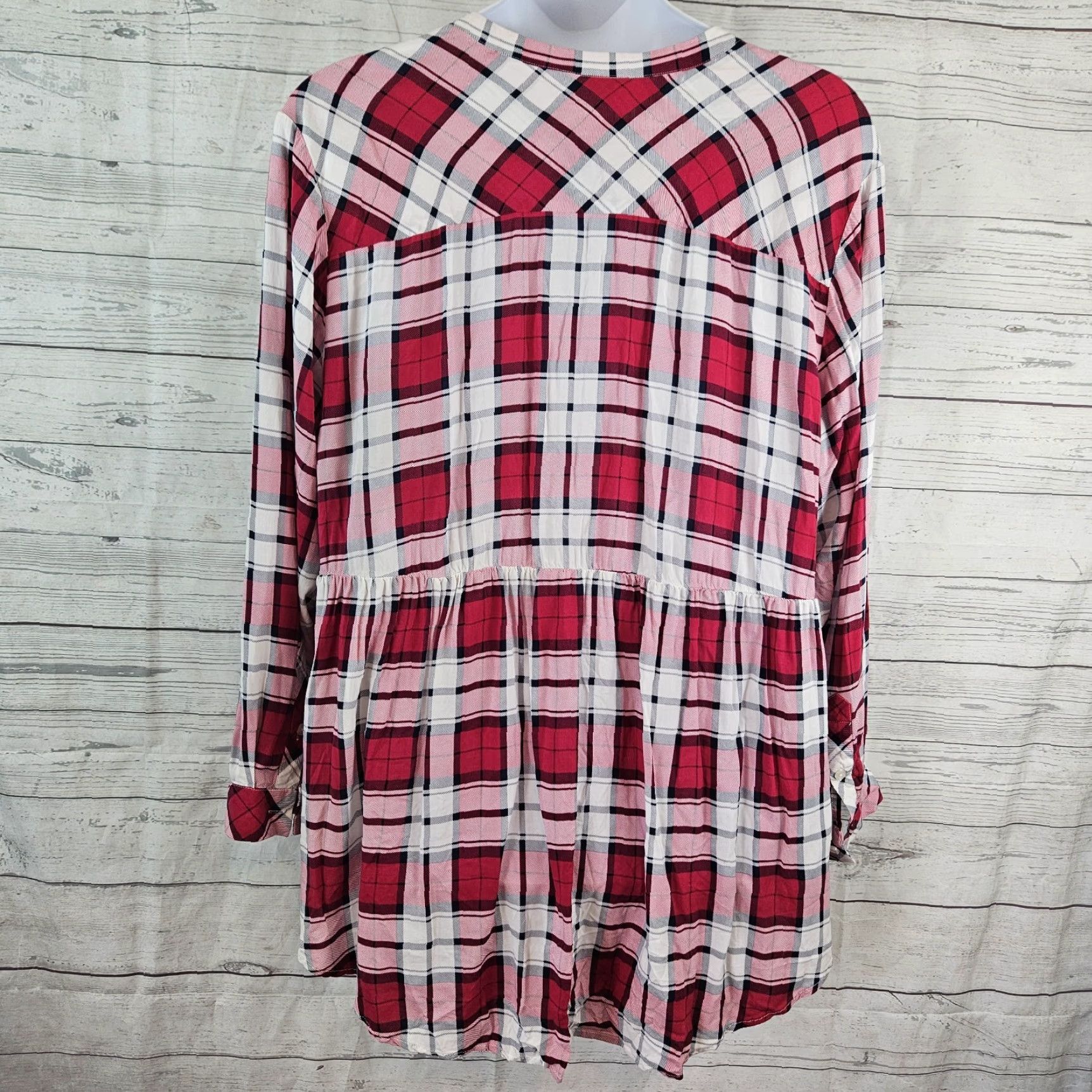 Torrid **Torrid Women's Red White Plaid Long Sleeve Button-Up Top Size 5X** User: Torrid Women's Red White Plaid Long Sleeve Button-Up Top Size 5X Size XXL / US 16-18 / IT 52-54 - 3 Thumbnail