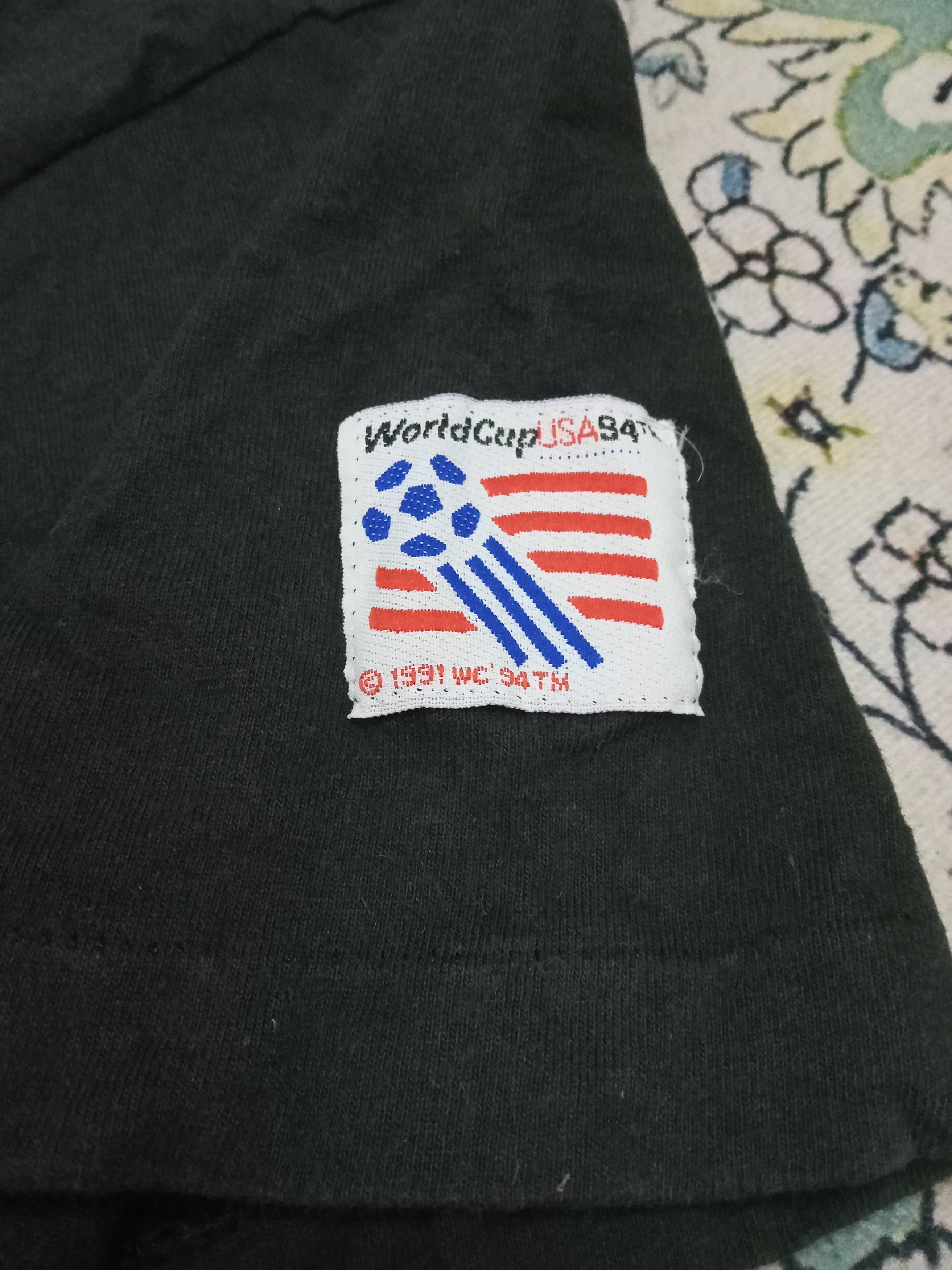 Vintage Vintage World Cup USA 94 Rare Design T Shirt Size US L / EU 52-54 / 3 - 5 Thumbnail