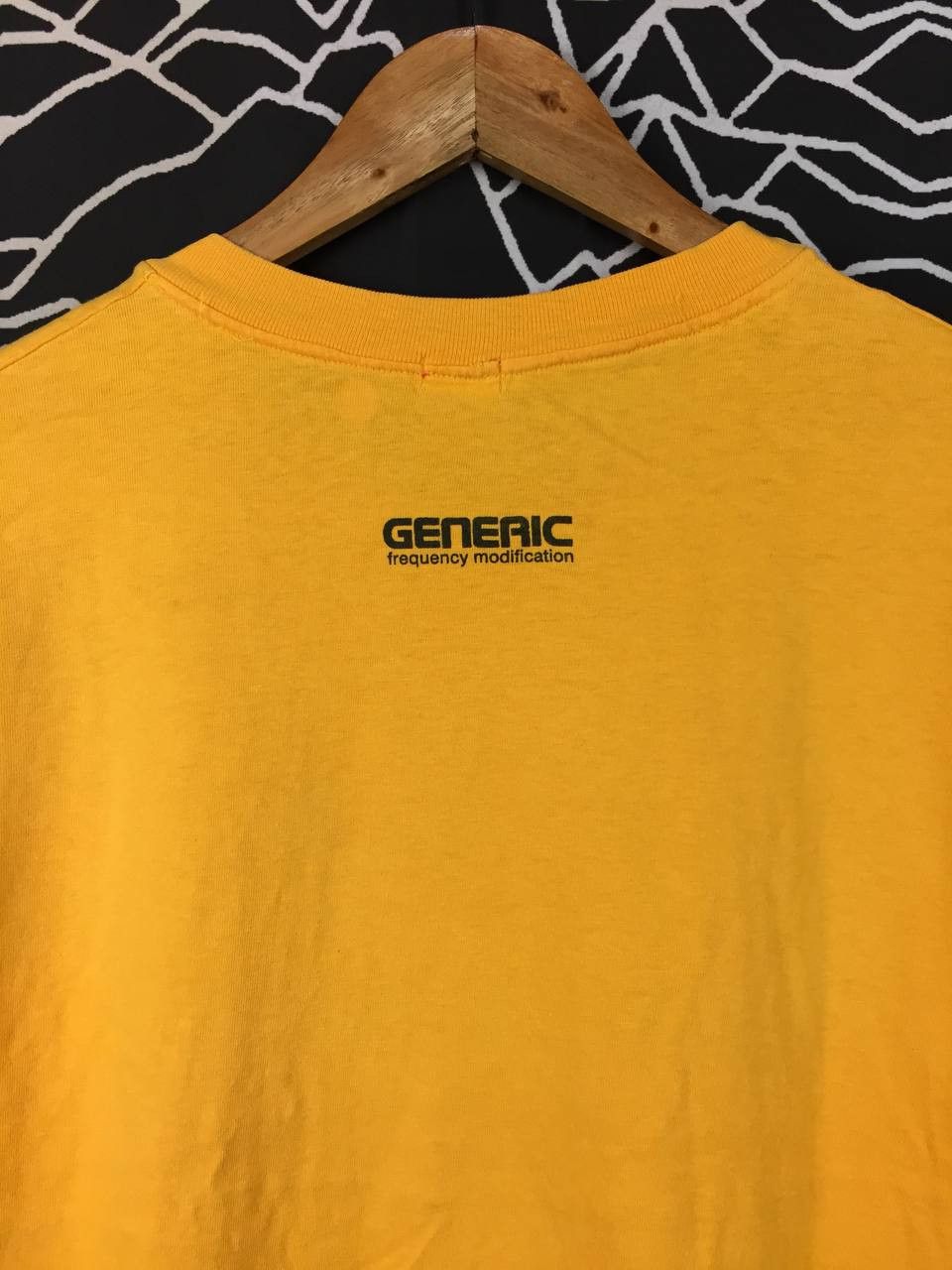 Vintage Vtg Generic Costume GNRC 73.8 FM Graphic Made in USA Tee Size US L / EU 52-54 / 3 - 8 Thumbnail
