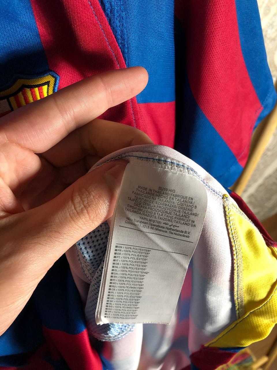 Nike VINTAGE NIKE FC BARCELONA SPAIN SOCCER JERSEY RETRO Y2K 90s Size US M / EU 48-50 / 2 - 7 Thumbnail