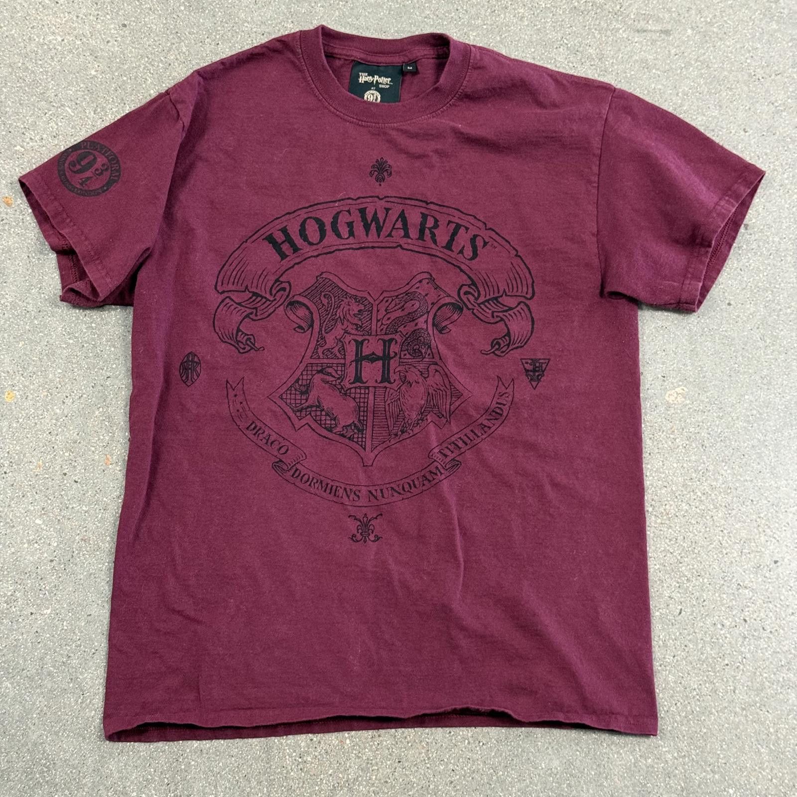 Designer Official Harry Potter Shop Hogwarts Crest T-Shirt M Size US M / EU 48-50 / 2 - 1 Thumbnail