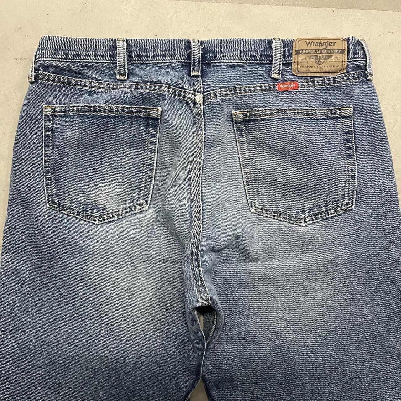 Vintage Crazy Vintage Y2K/2000s Baggy Skater Essential Workwear Medium Wash Blue Denim Jeans! Size US 36 / EU 52 - 7 Thumbnail
