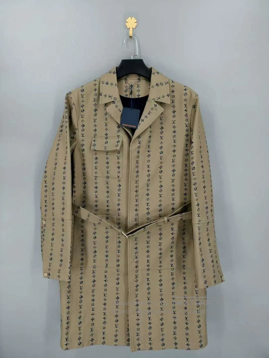 Louis Vuitton louis vuitton long coat with floral print. Size US L / EU 52-54 / 3 - 1 Thumbnail