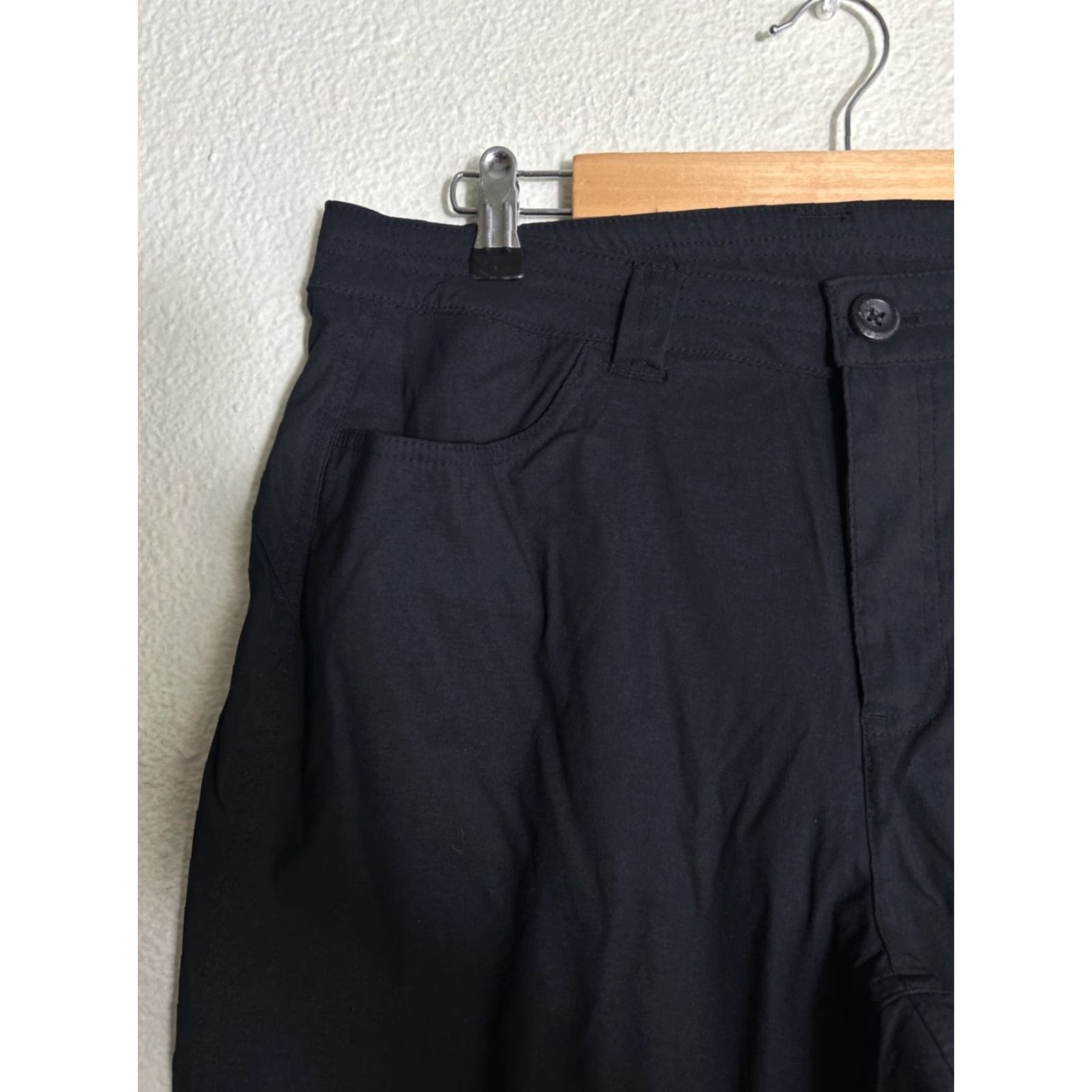 Eddie Bauer VINTAGE Eddie Bauer Women’s Cargo Capri Pants Black 32x20 Nylon 12 Women Capri Pants Mens Womens Girls Size 34" / US 12 / IT 48 - 6 Thumbnail
