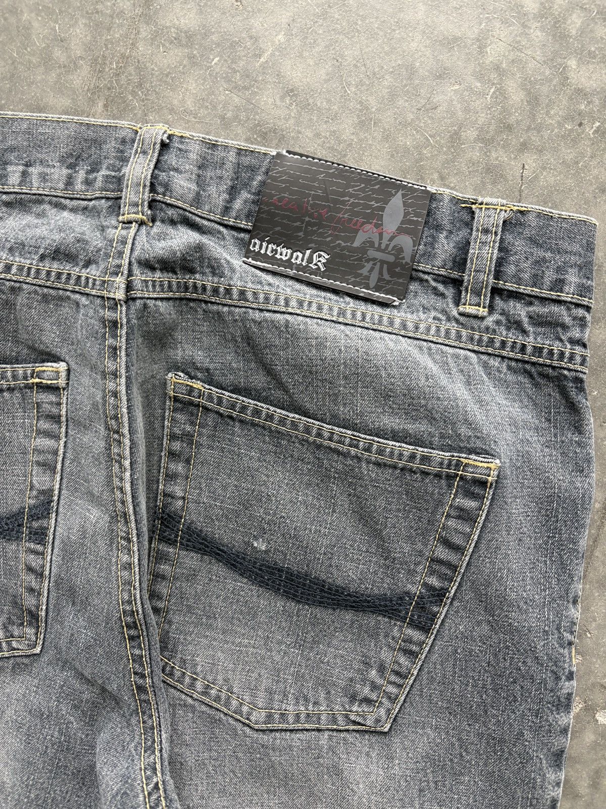 Airwalk Vintage Y2K Airwalk Denim Jeans 32x32 Blue Grey Wash Size US 32 / EU 48 - 6 Thumbnail