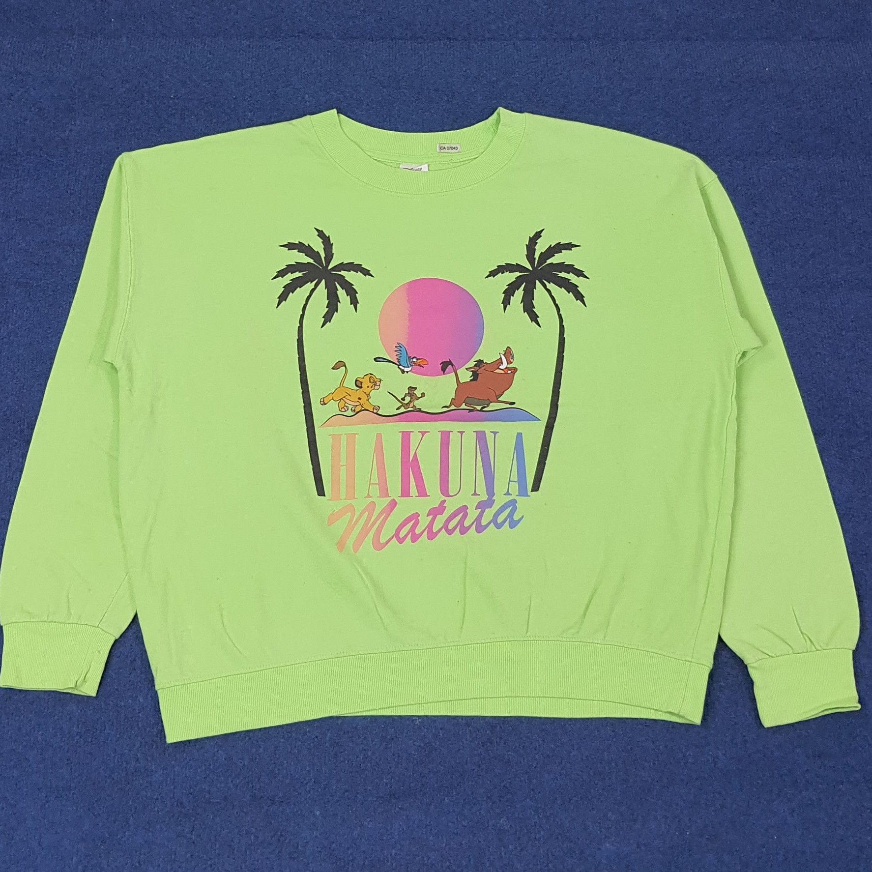 Disney Vintage Disney Hakuna Matata Cartoon Sweatshirt C243N13 Size US M / EU 48-50 / 2 - 1 Thumbnail