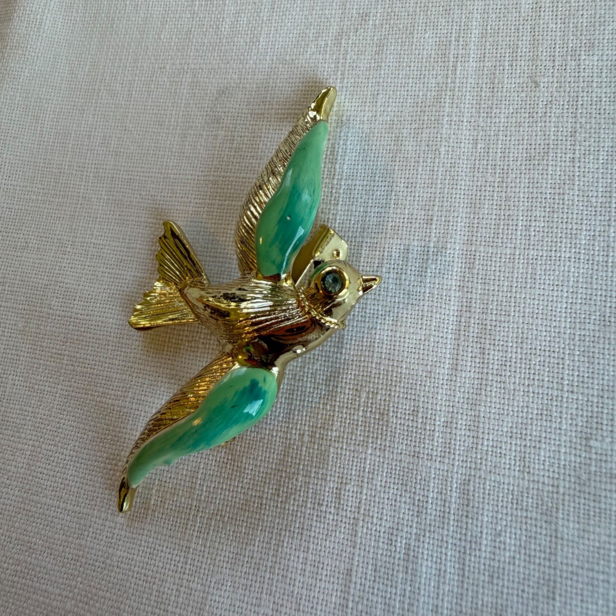 Vintage Vintage Swallow In Flight Gold Tone With Enamel Rhinestone F Size ONE SIZE - 2 Thumbnail
