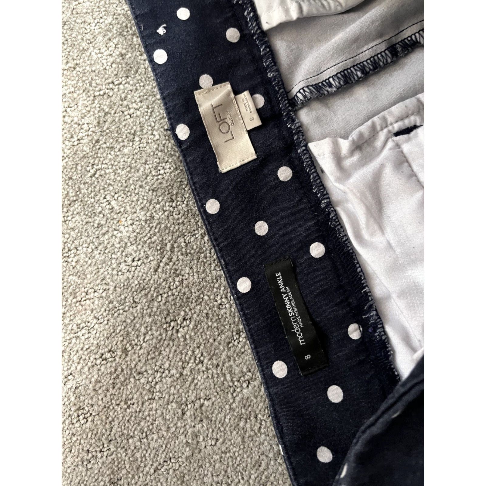 Ann Taylor VINTAGE? No; Actually: Ann Taylor LOFT Modern Skinny Ankle Pants 8 Navy Blue Polka Dot Chino Ankle Dist Size 30" / US 8 / IT 44 - 5 Thumbnail