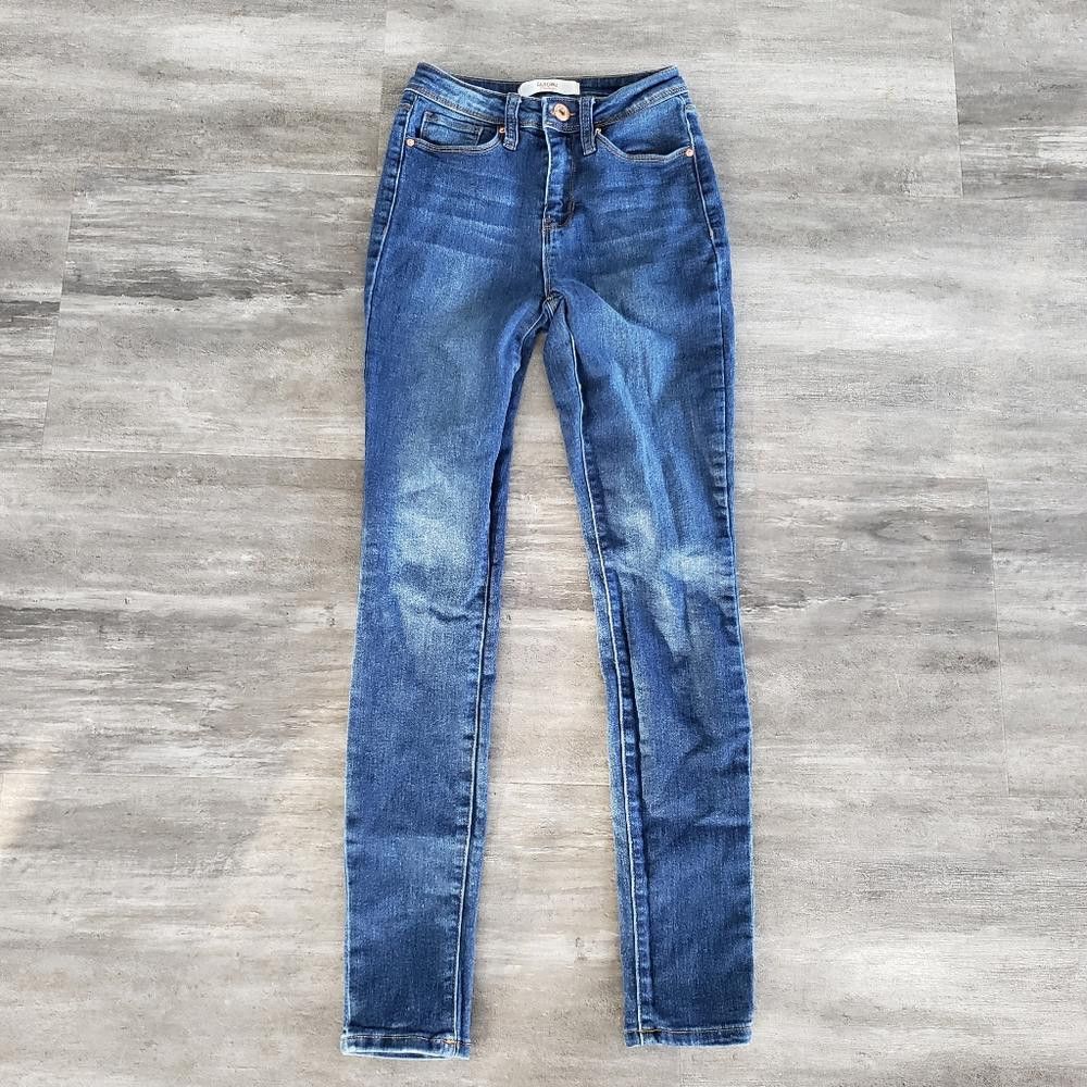 Designer Dark Denim High Waisted CV Skinny Jean Size 25" / US 0 / IT 36 - 1 Thumbnail