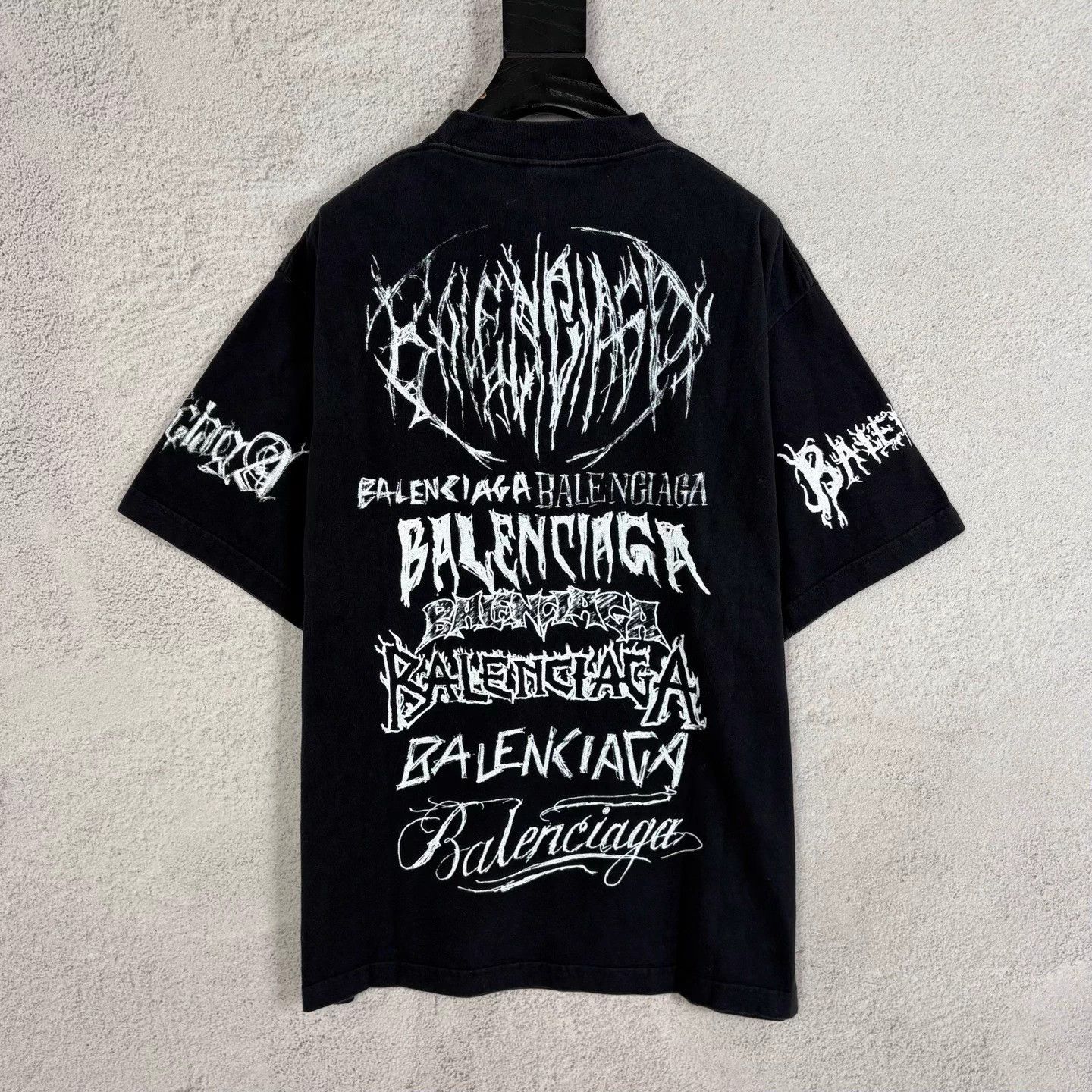 Balenciaga BLCG Dragon Year Graffiti Letter Black SS Tee Size US S / EU 44-46 / 1 - 2 Thumbnail