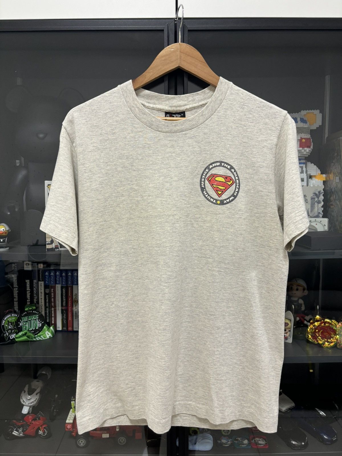 Giant × Vintage Vintage 90's Superman Classic Wear Tshirt Size US M / EU 48-50 / 2 - 2 Thumbnail