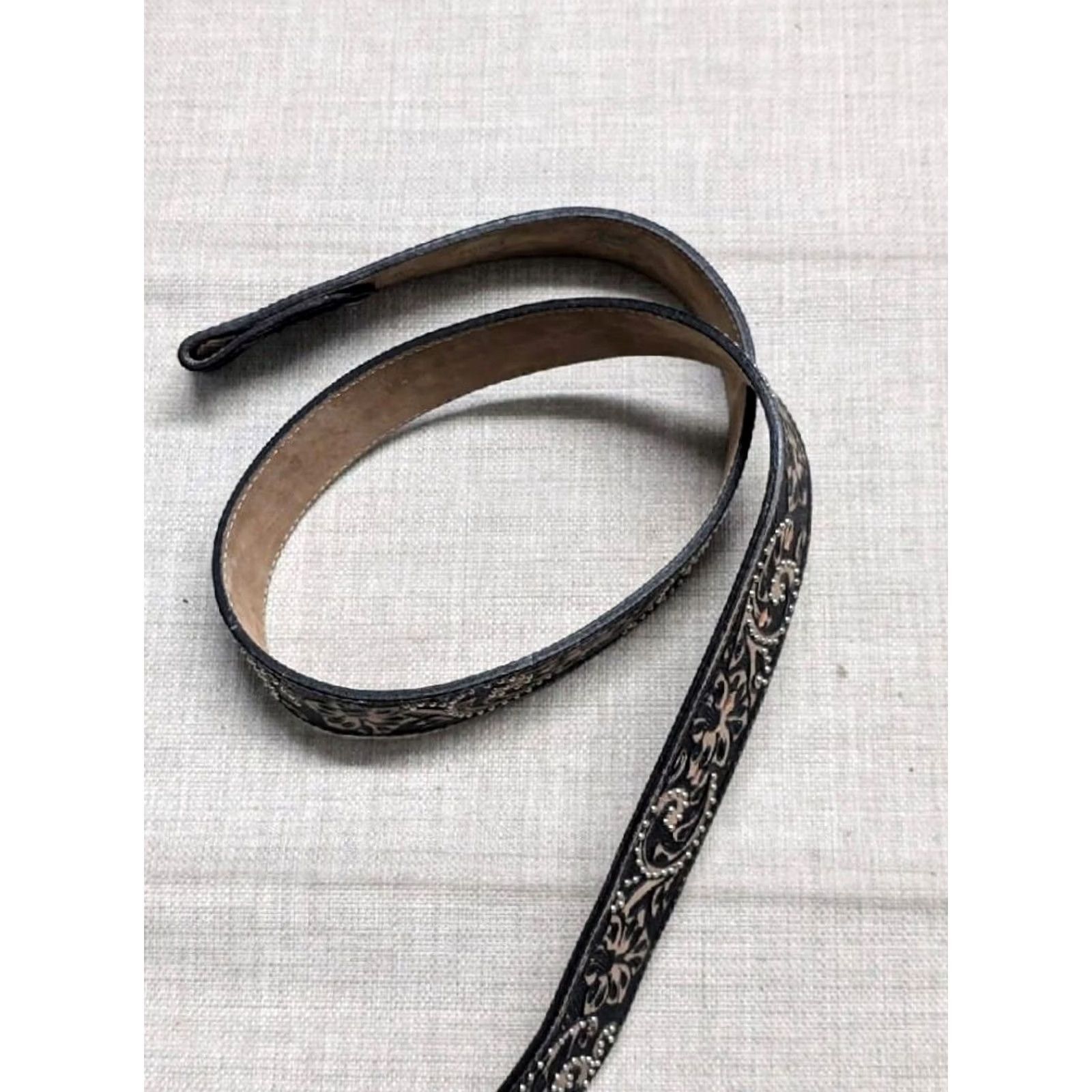 Vintage VINTAGE Justin belt Tooled studded western belt 30 black tan cowhide leather buckled belt Men Size 30 - 6 Thumbnail
