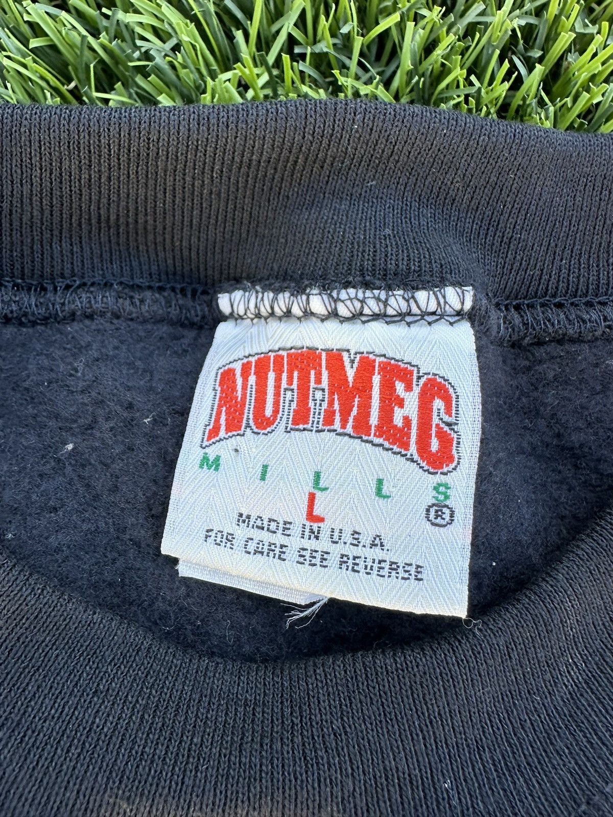 Nutmeg Vintage Nutmeg 90s black Carolina Panthers crewneck size L Size US L / EU 52-54 / 3 - 5 Thumbnail