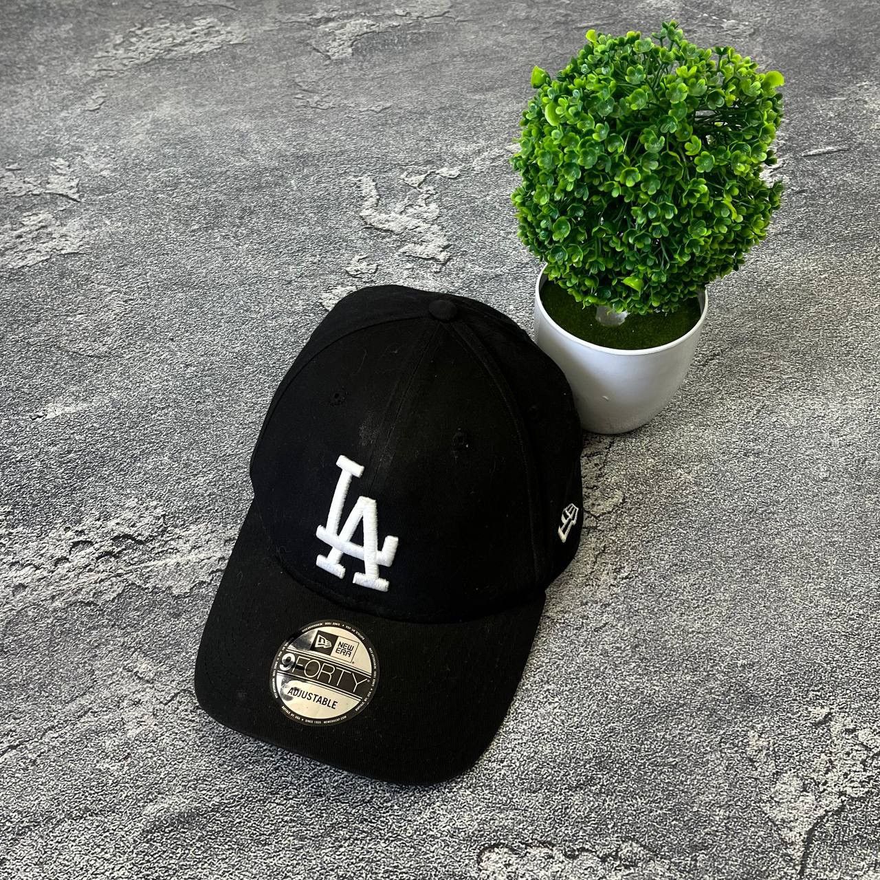 Vintage Vintage New Era NBA Los Angeles Black Big Logo 9Forty HAT Size ONE SIZE - 1 Thumbnail