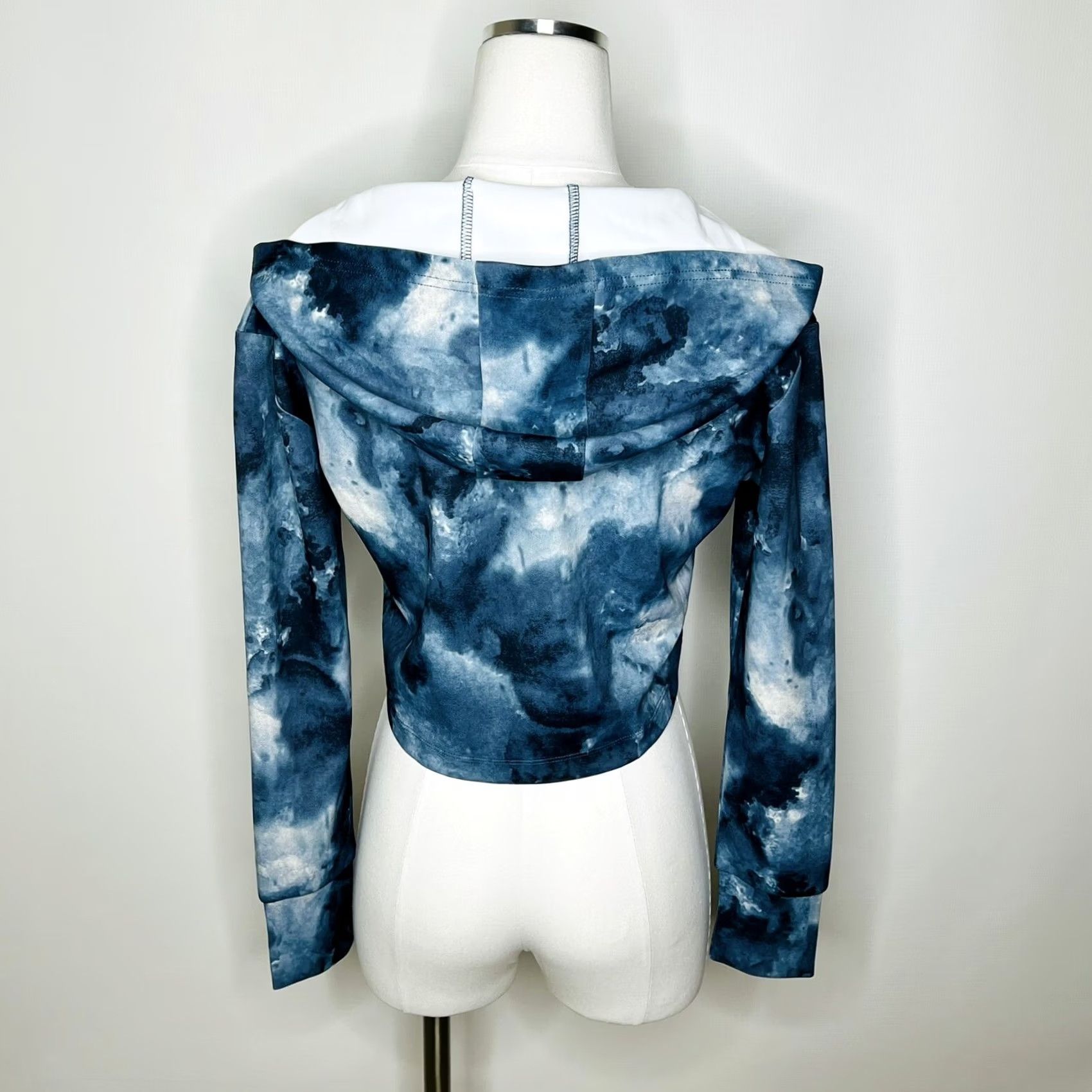 Vintage Echt Women’s Cropped Athletic Hoodie Blue Marled Size Small V Neck Tie Hoodie Womens, S, Blue, Athletic, Logo, Pullover, Activewear, Echt Australia Size S / US 4 / IT 40 - 4 Thumbnail