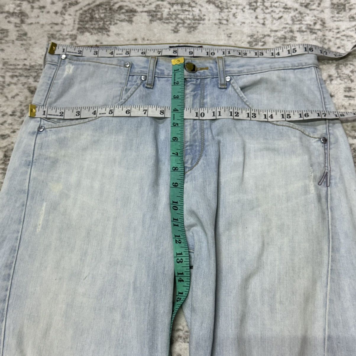 Levi's Vintage Levis enginereed Jeans Light Wash Twisted Seam Denim Size US 32 / EU 48 - 7 Thumbnail