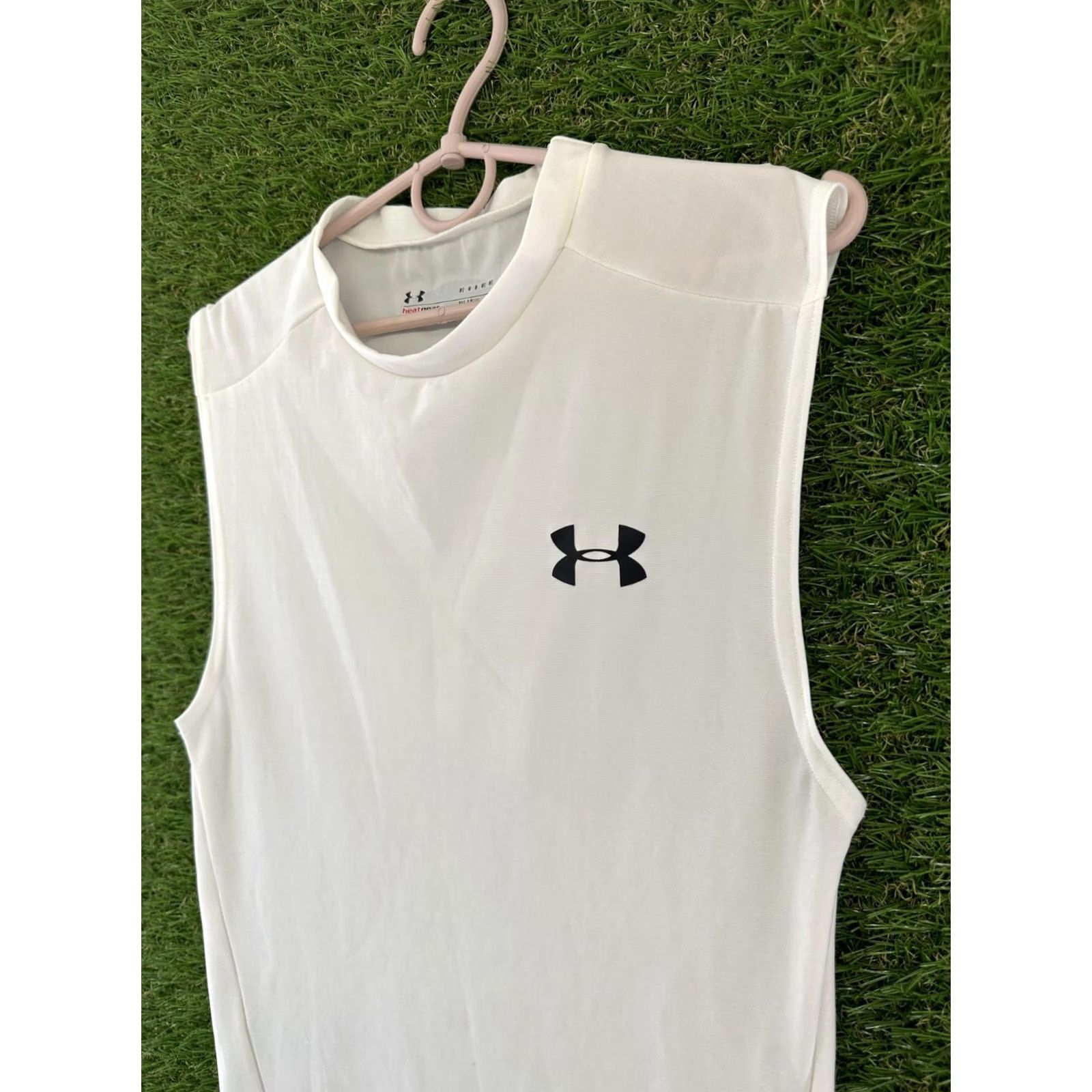 Under Armour Under Armour HeatGear Jersey Shirt Men M White Short Sleeve Polyester 64 cm 38 cm Length Pit to Pit Regular Size Size US M / EU 48-50 / 2 - 2 Thumbnail