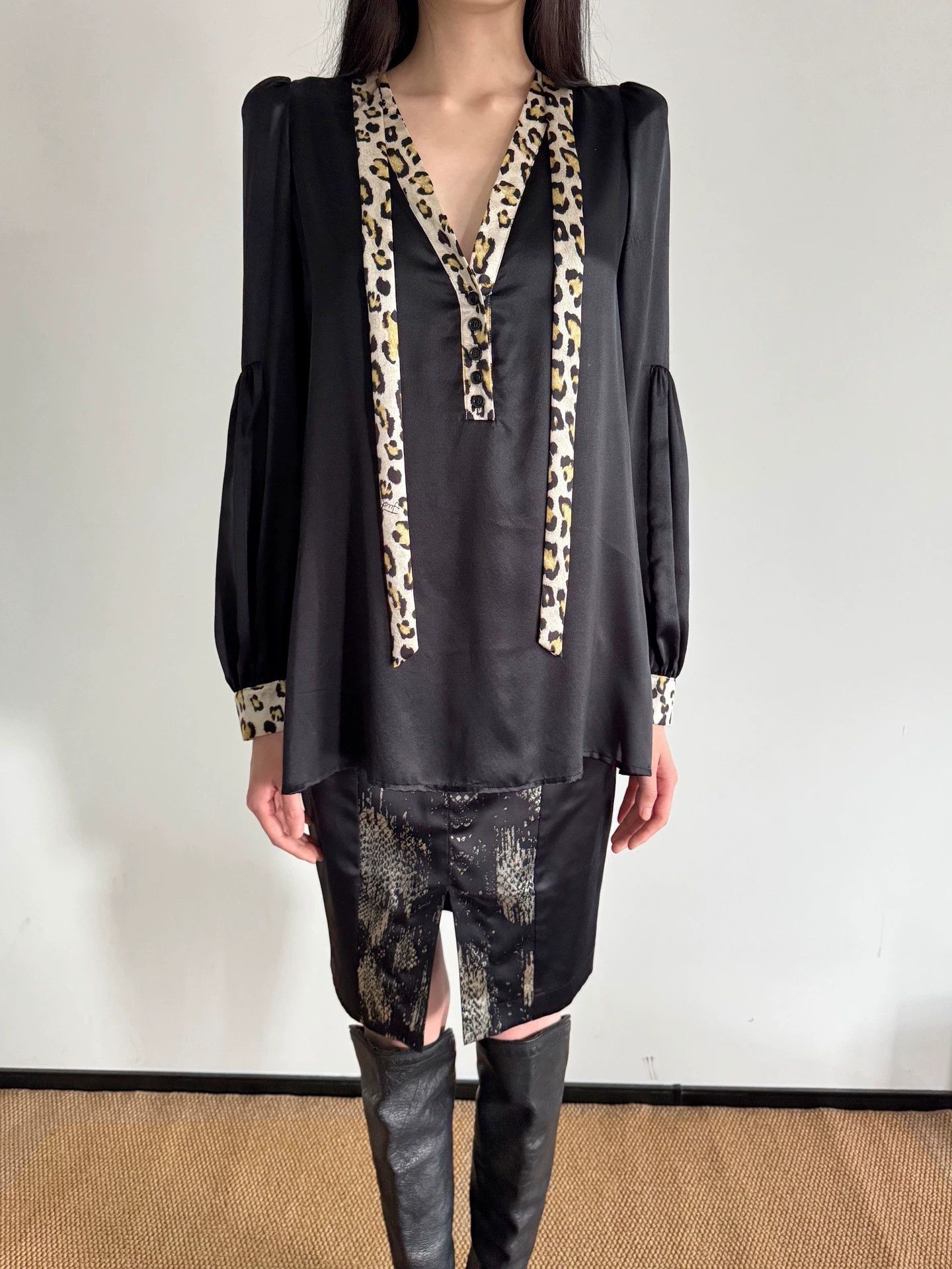 Just Cavalli Just Cavalli Leopard Silk Padded Puff Sleeve Top XS Size XS / US 0-2 / IT 36-38 - 5 Thumbnail