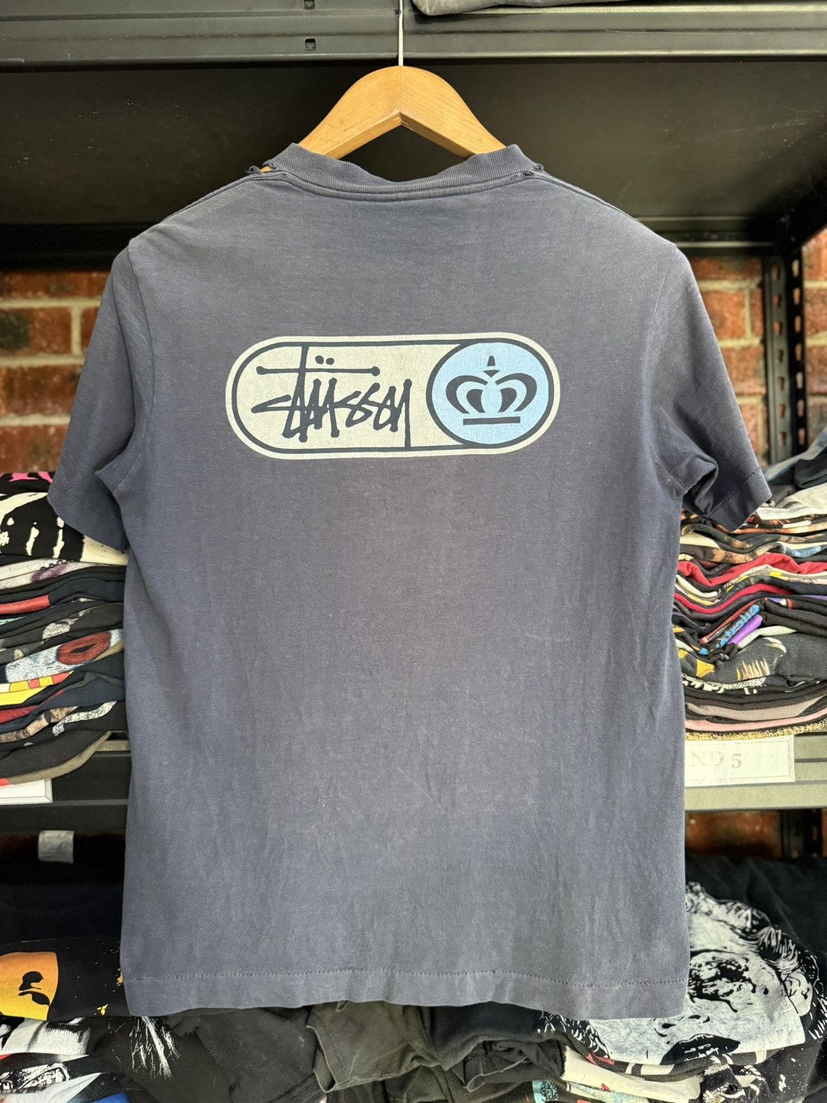 Stussy Thrashed Vintage 90s Stussy Crown Backhit Sun Faded Tee Size US S / EU 44-46 / 1 - 1 Thumbnail