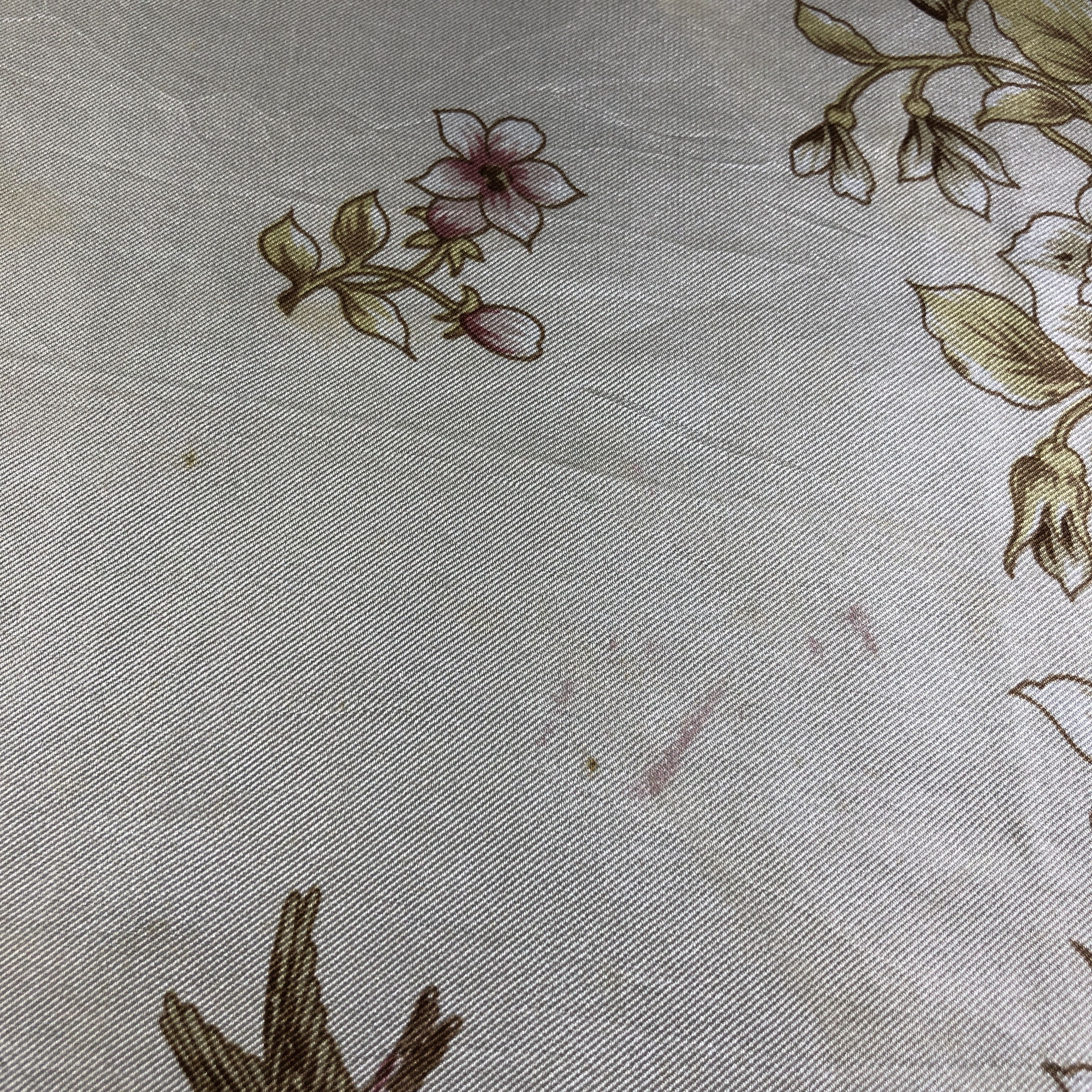 Japanese Brand Studio D Floral Hand Rolled Silk Scarf M1032 Size ONE SIZE - 9 Thumbnail