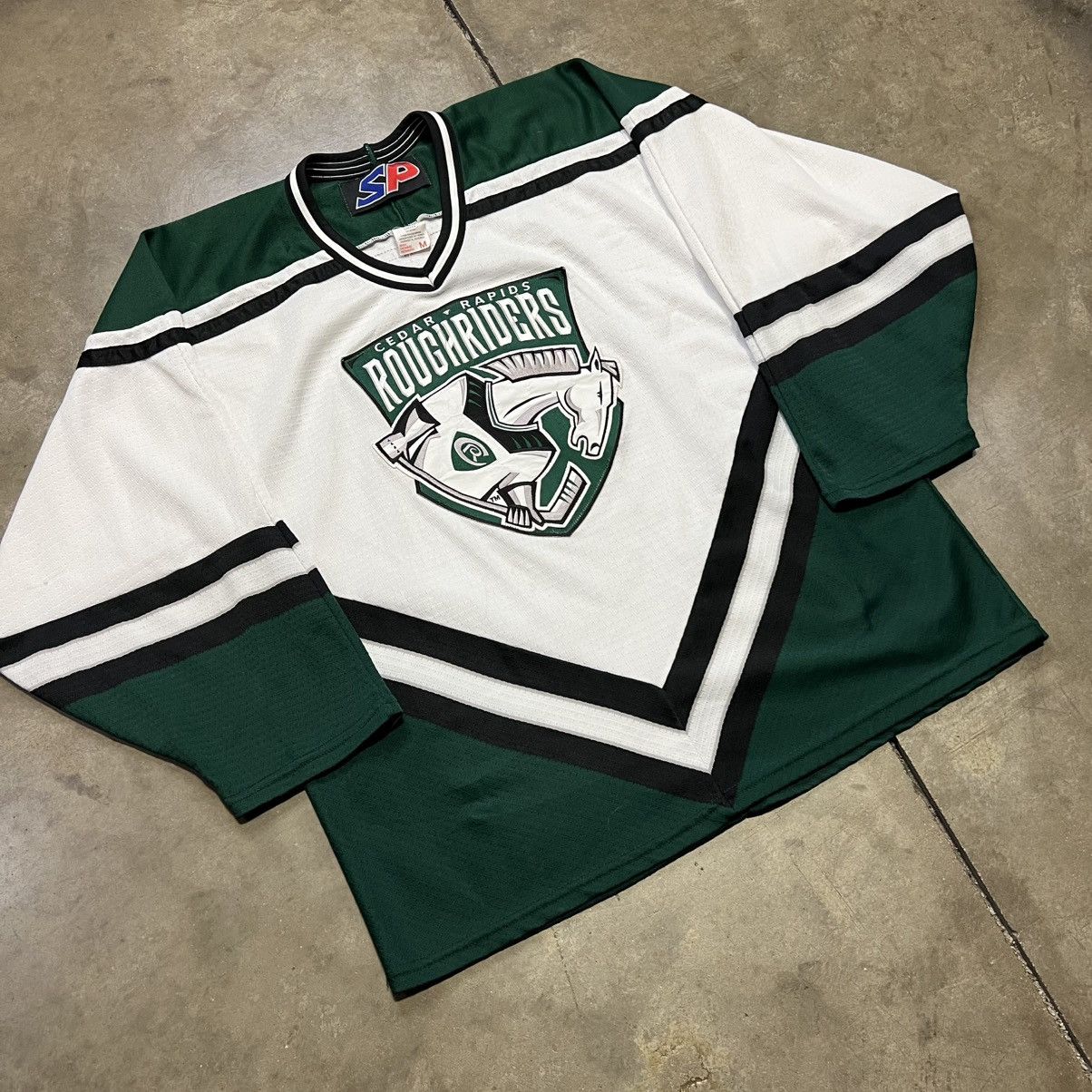 Vintage Vintage 90s Cedar Rapids Roughriders USHL Hockey Jersey NHL Size US M / EU 48-50 / 2 - 2 Thumbnail