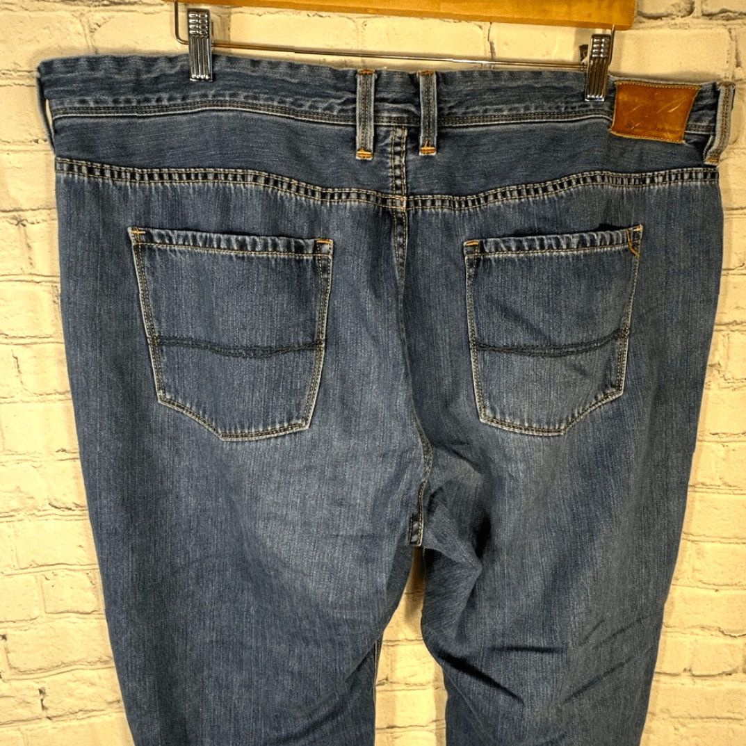 Tommy Bahama Tommy Bahama Jeans Mens 42 Blue Denim Straight 42/32 Regular Inseam 32 Mens Blue Straight Jeans Size US 42 / EU 58 - 7 Thumbnail