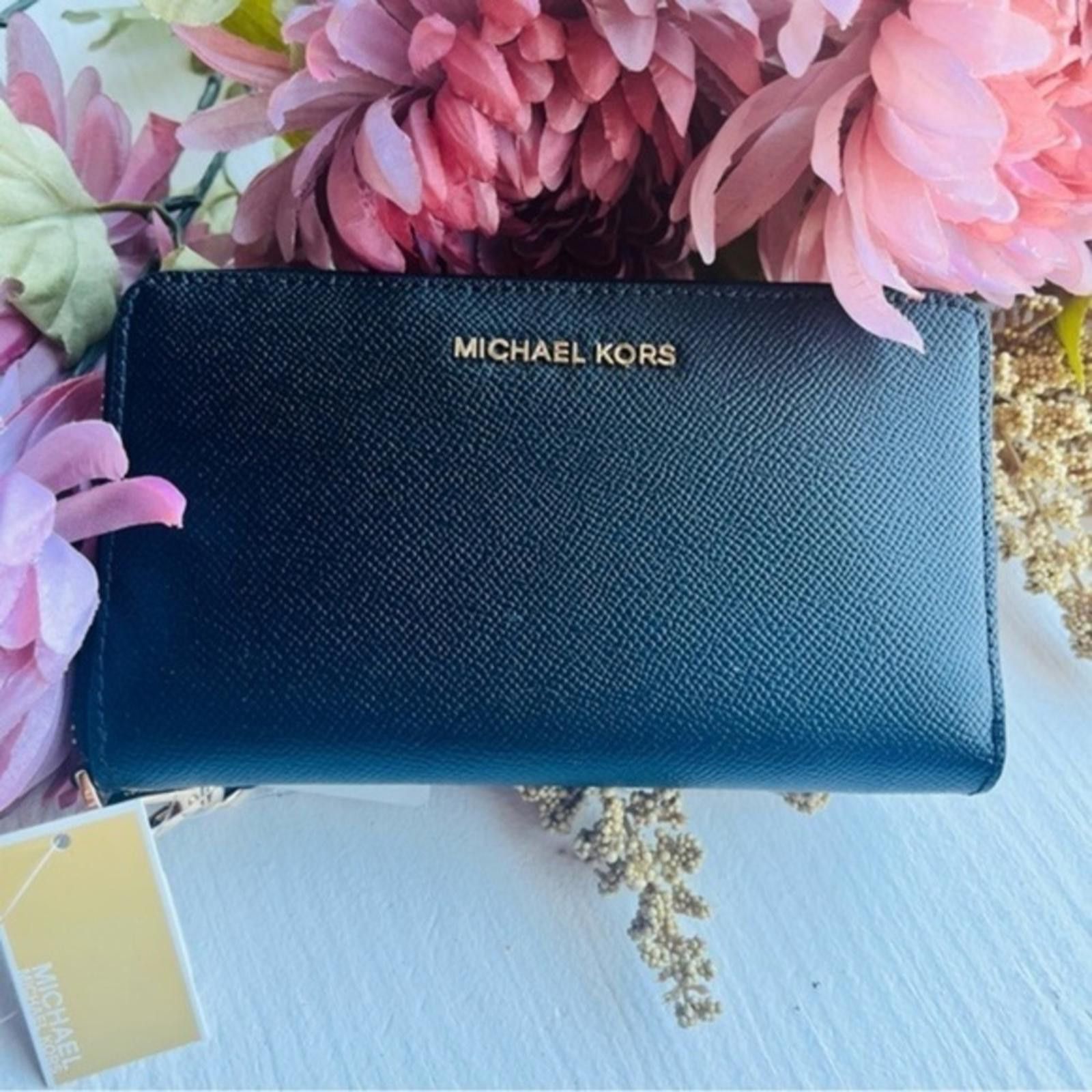 Michael Kors Michael Kors Zip Phone Wallet NWT Size ONE SIZE - 1 Thumbnail