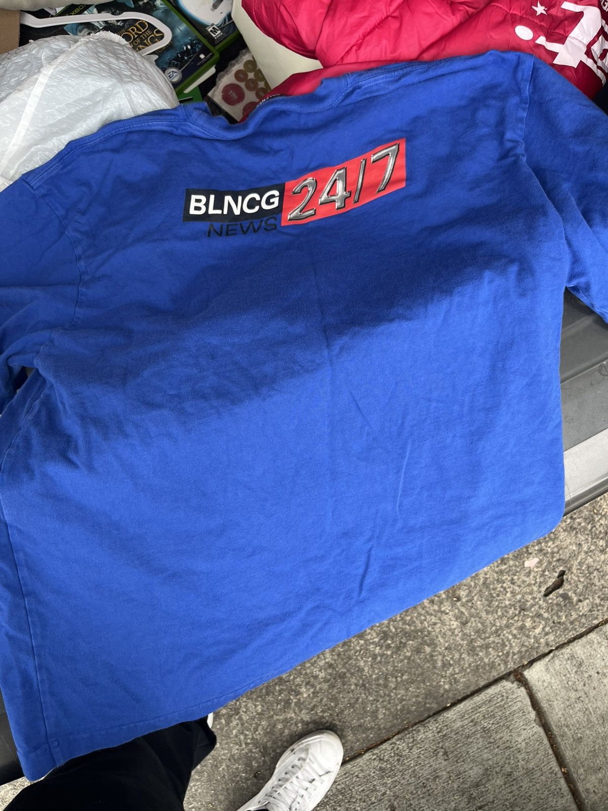 Balenciaga Balenciaga 247 News Shirt Designer Size US L / EU 52-54 / 3 - 1 Thumbnail