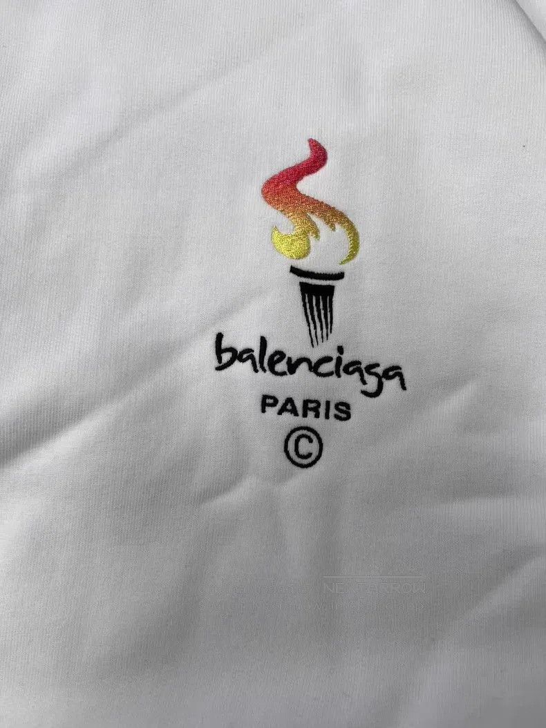 Balenciaga Balenciaga Torch Letter Printed Long Sleeve Sweater Size US XXS / EU 40 - 3 Thumbnail