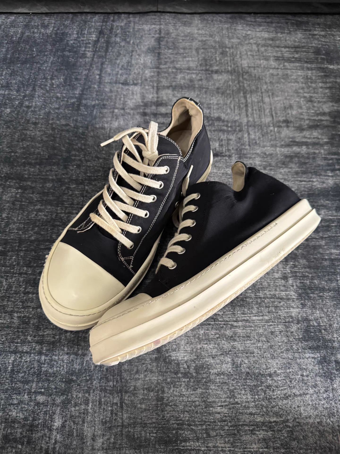 Rick Owens rick owens DRKSHDW New Satin Low Top Turbo Cyclops Size US 11 / EU 44 - 1 Thumbnail