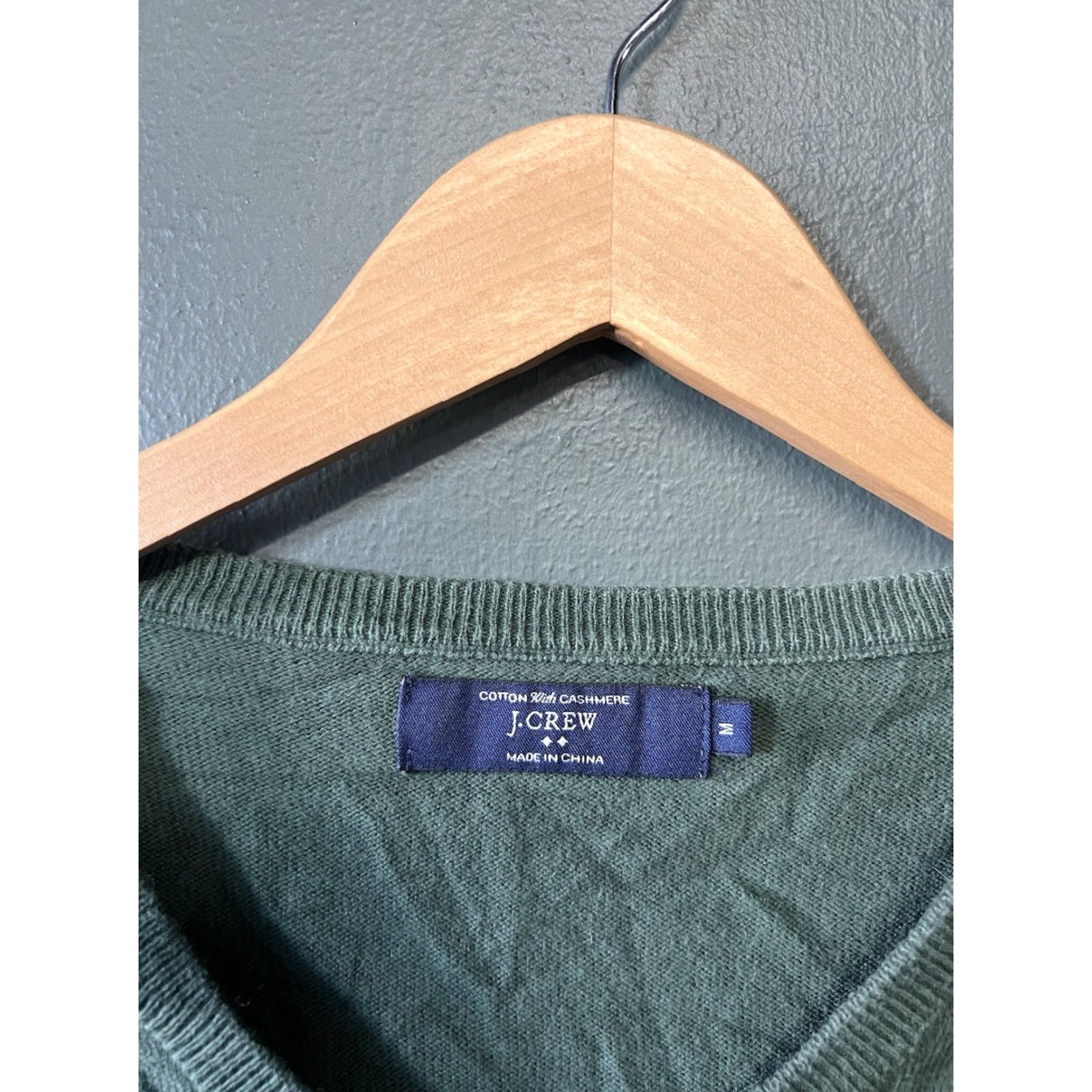 J.Crew J. Crew Mens Green Long Sleeve V-Neck Pullover Cashmere Sweatshirt Size M Size US M / EU 48-50 / 2 - 3 Thumbnail