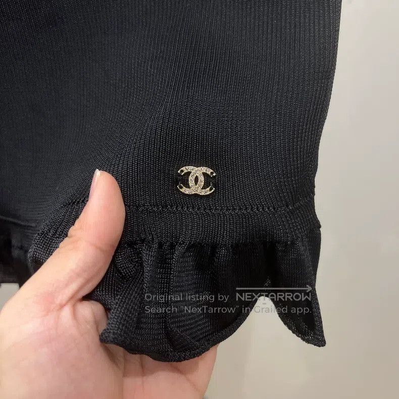 Chanel Chanel Small logo silk sleeveless vest Size S / US 4 / IT 40 - 6 Thumbnail