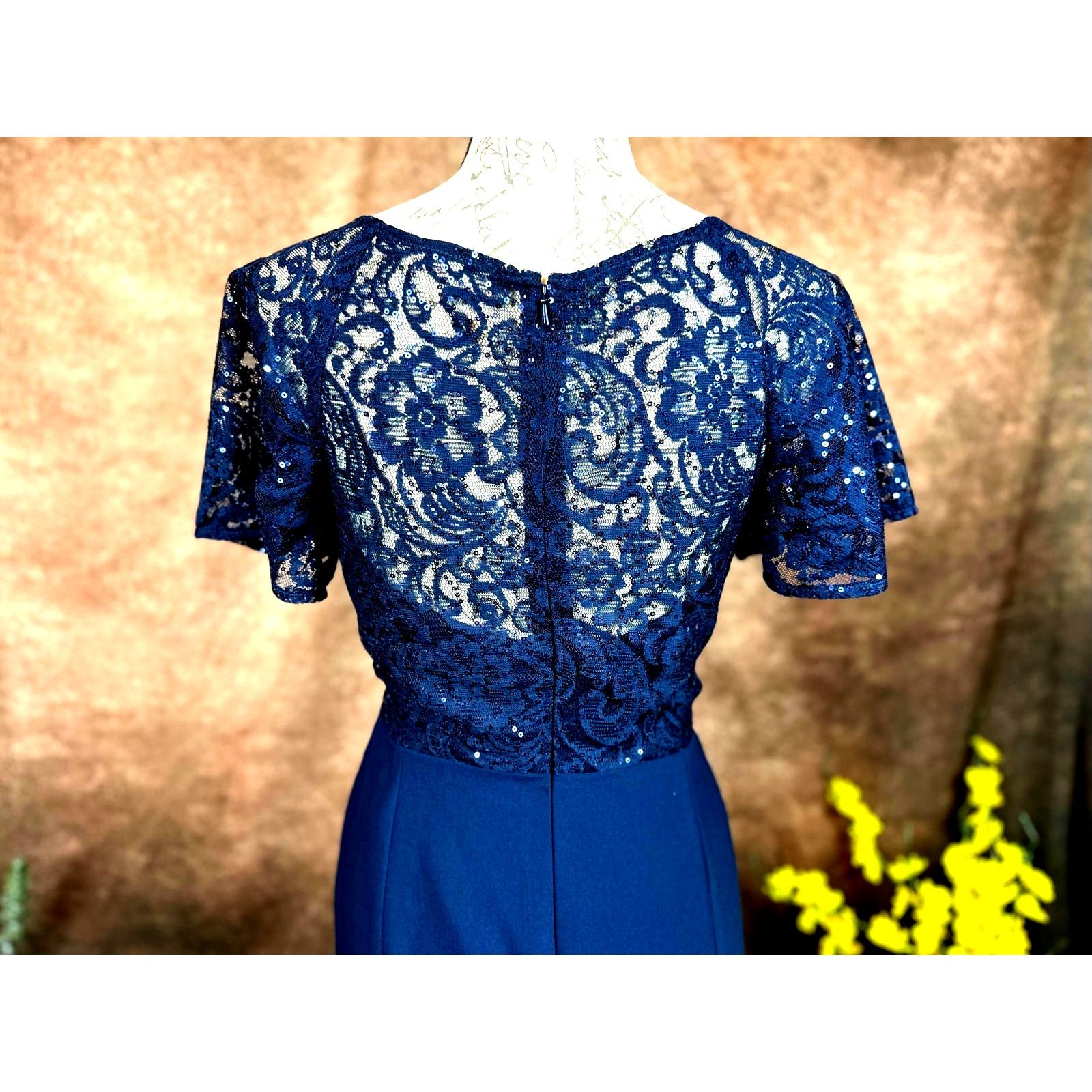 Jenny Packham Jenny Packham Victorian Sequin Lace Trumpet Gown Midnight 14 Size XL / US 12-14 / IT 48-50 - 17 Thumbnail