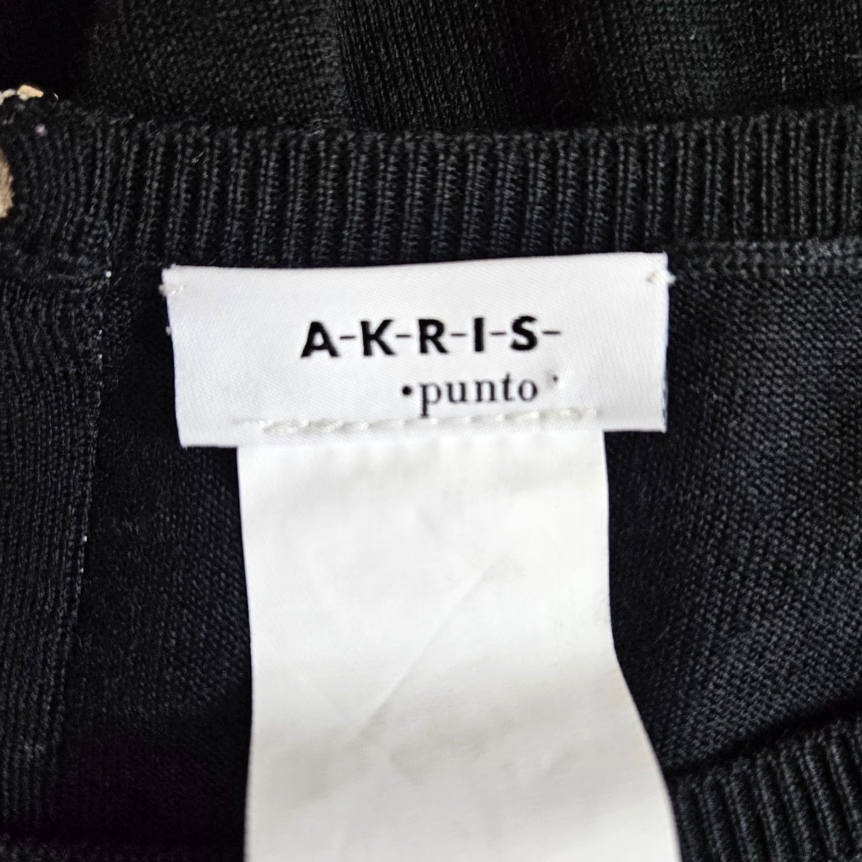 Vintage Akris Punto Sweater Womens Lightweight Wool Black Long Sleeve Sz 8 Pullover Knit Measures 18" Width 22" Length 25" Sleeves - Vintage No - Womens? Size M / US 6-8 / IT 42-44 - 6 Thumbnail