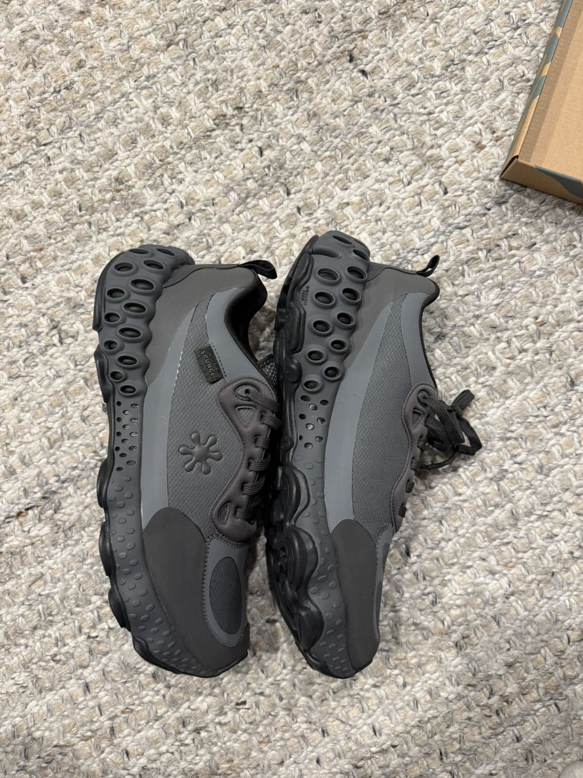 Crocs SPUNGE Osmosis Sneakers – Black/Grey – Men’s Size 12 Size US 12 / EU 45 - 9 Thumbnail