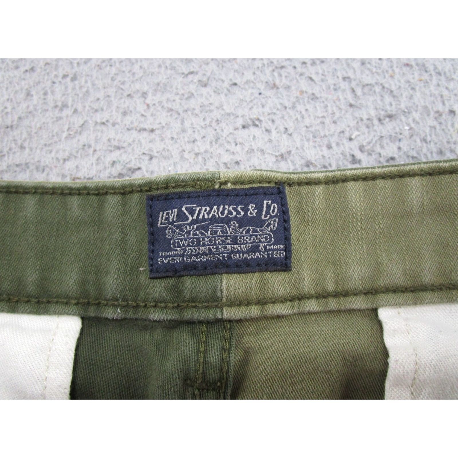 Levi's VTG Levi’s 2 Tone Green Cargo Shorts Levi’s Shorts Men 36 Denim Cotton Cargo Pocket 90s Grunge Vintage Green нэм Size US 36 / EU 52 - 2 Thumbnail