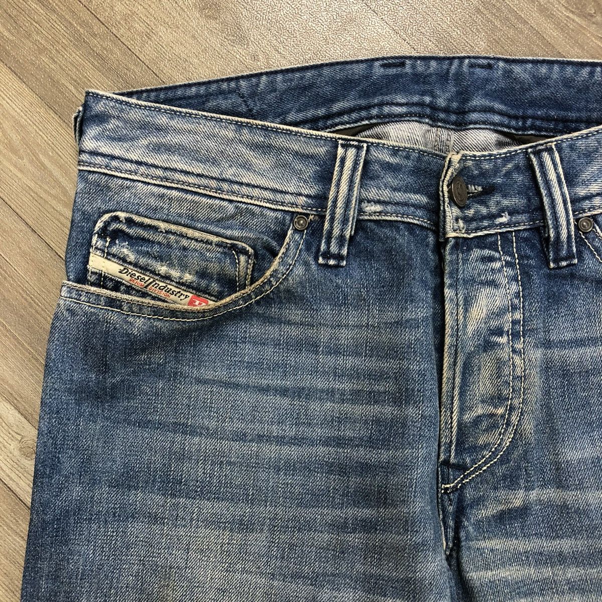 Diesel 2000s Diesel Industry Trouleg Faded Jeans Size US 32 / EU 48 - 8 Thumbnail