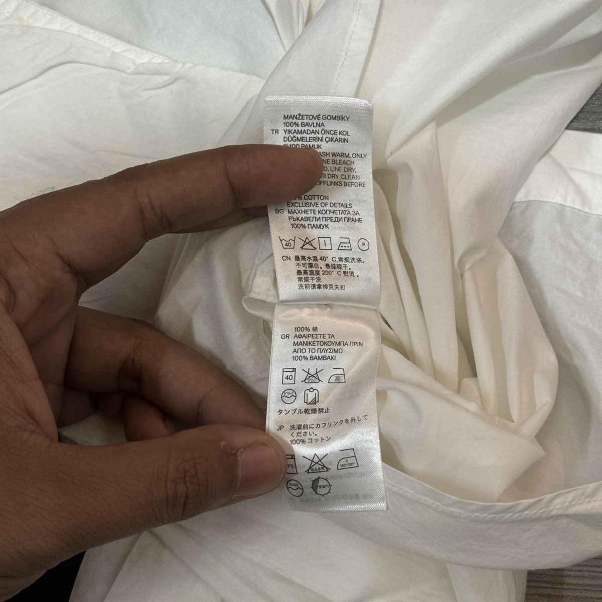 H&M × Maison Margiela Maison Margiela x H&M Bowtie Shirt Size US S / EU 44-46 / 1 - 11 Thumbnail